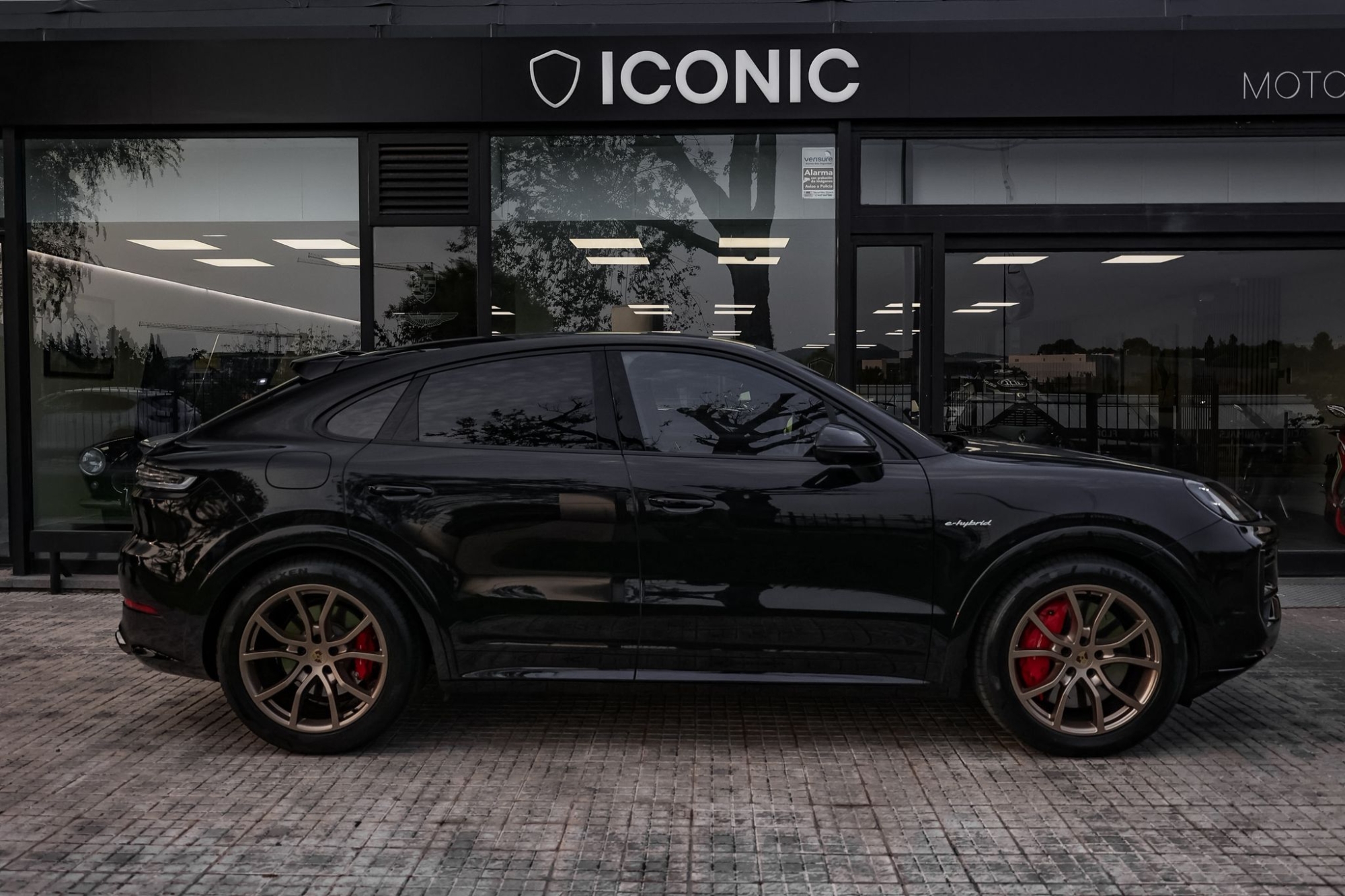 PORSCHE CAYENNE TURBO E-HYBRID COUPE