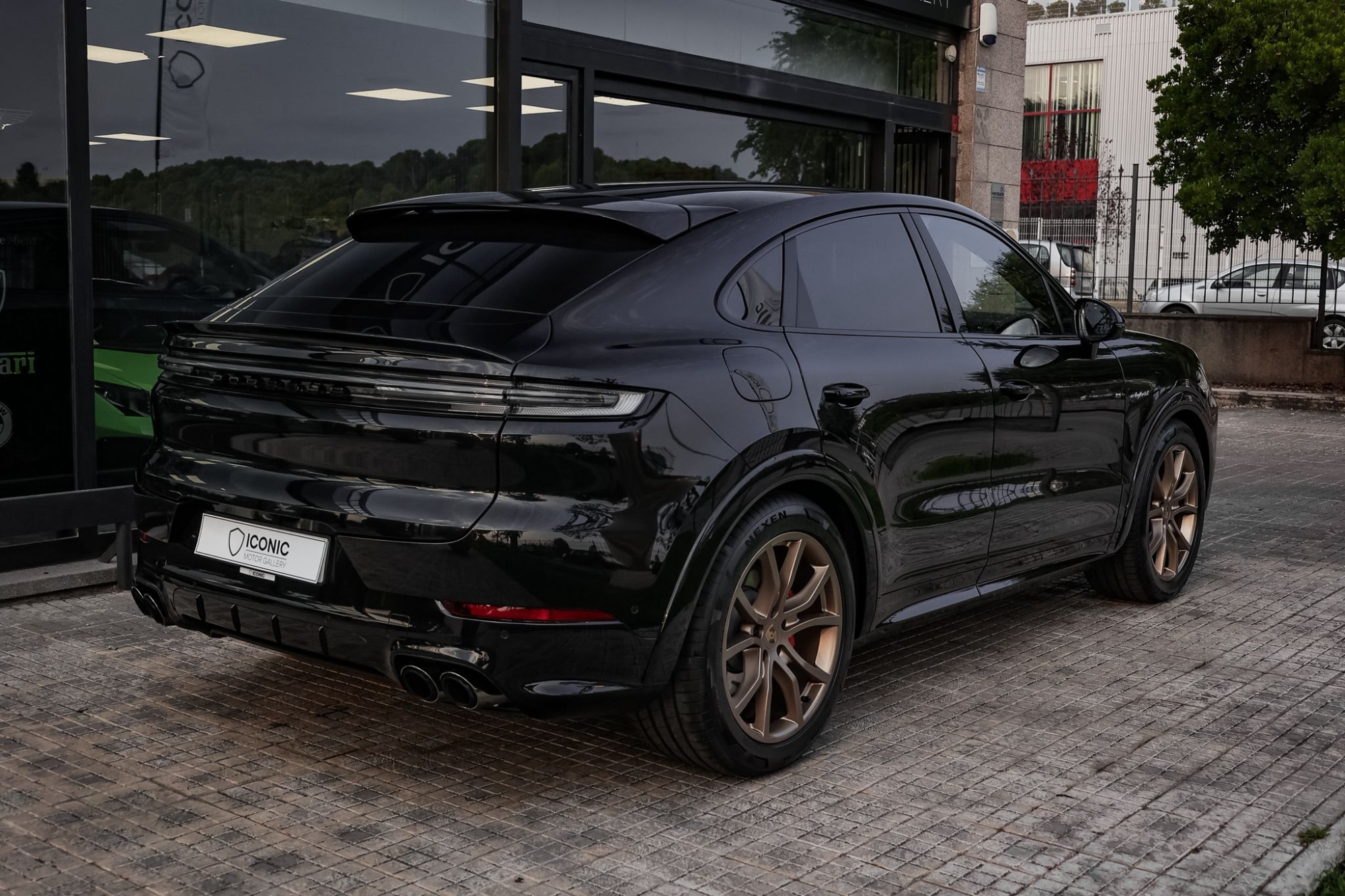 PORSCHE CAYENNE TURBO E-HYBRID COUPE