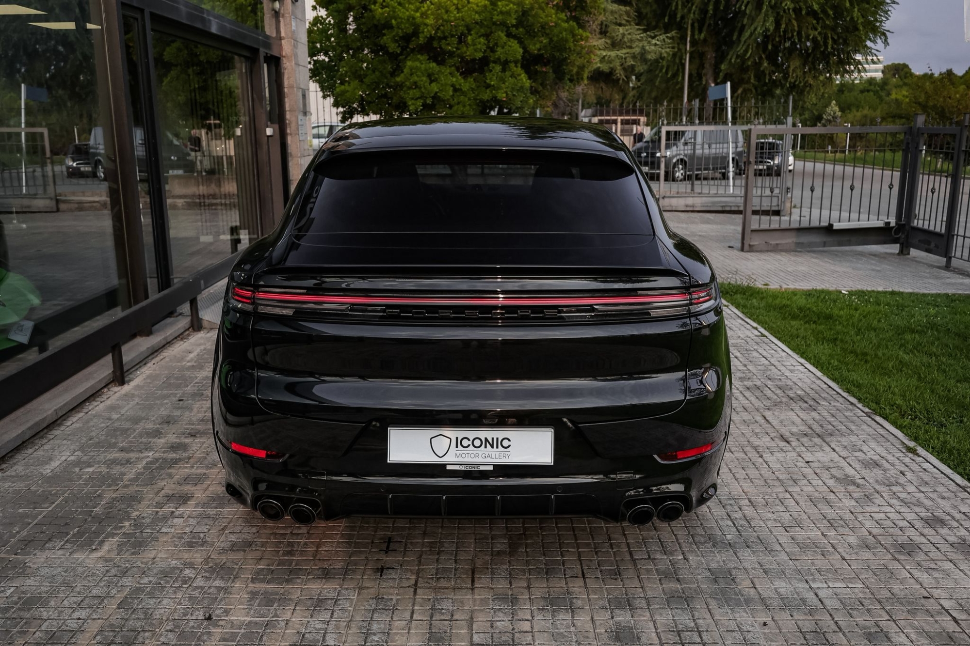 PORSCHE CAYENNE TURBO E-HYBRID COUPE