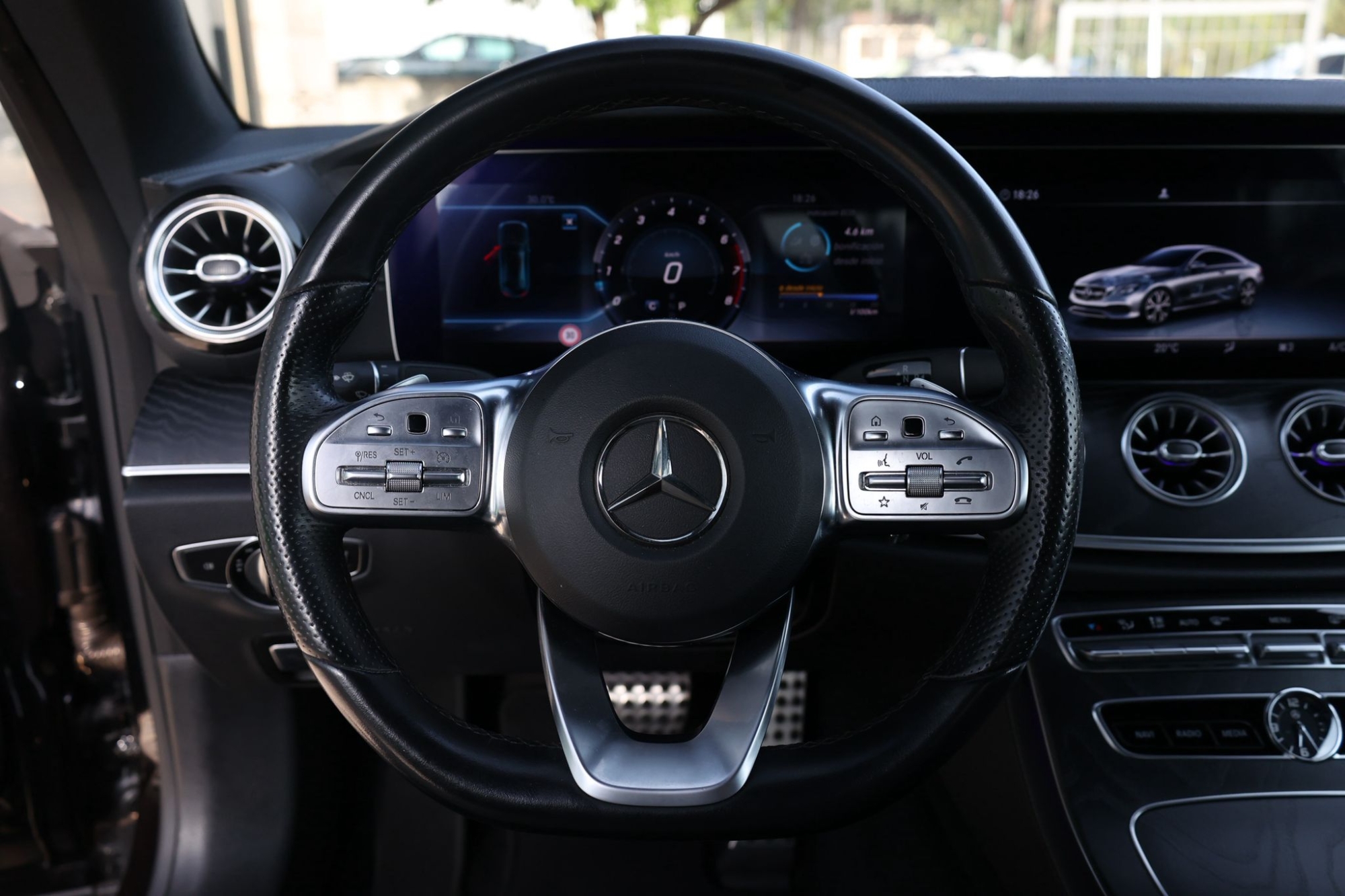 MERCEDES E200 COUPE