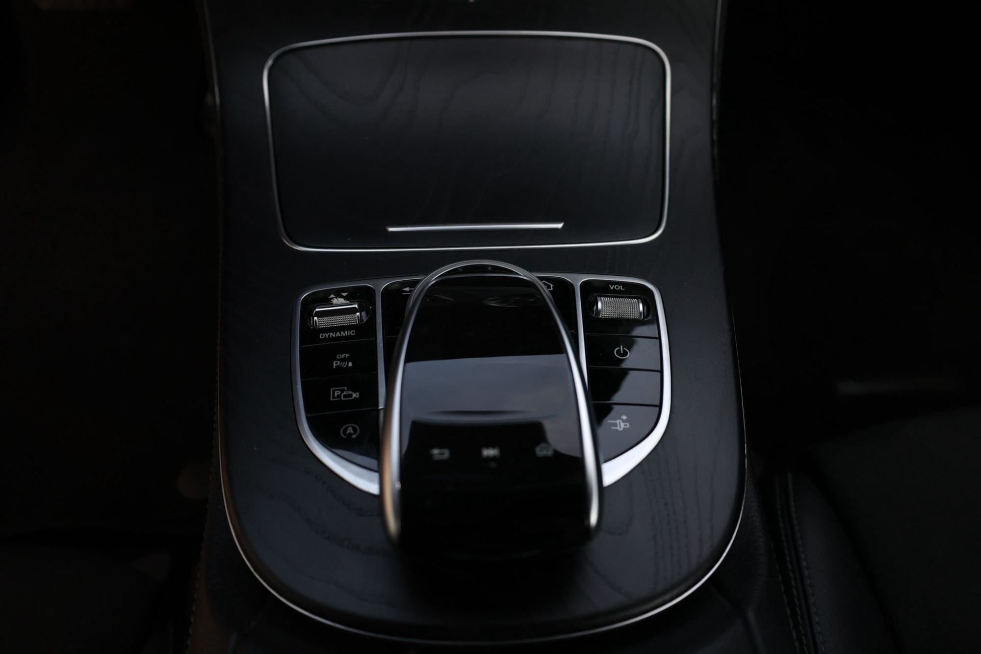 MERCEDES E200 COUPE