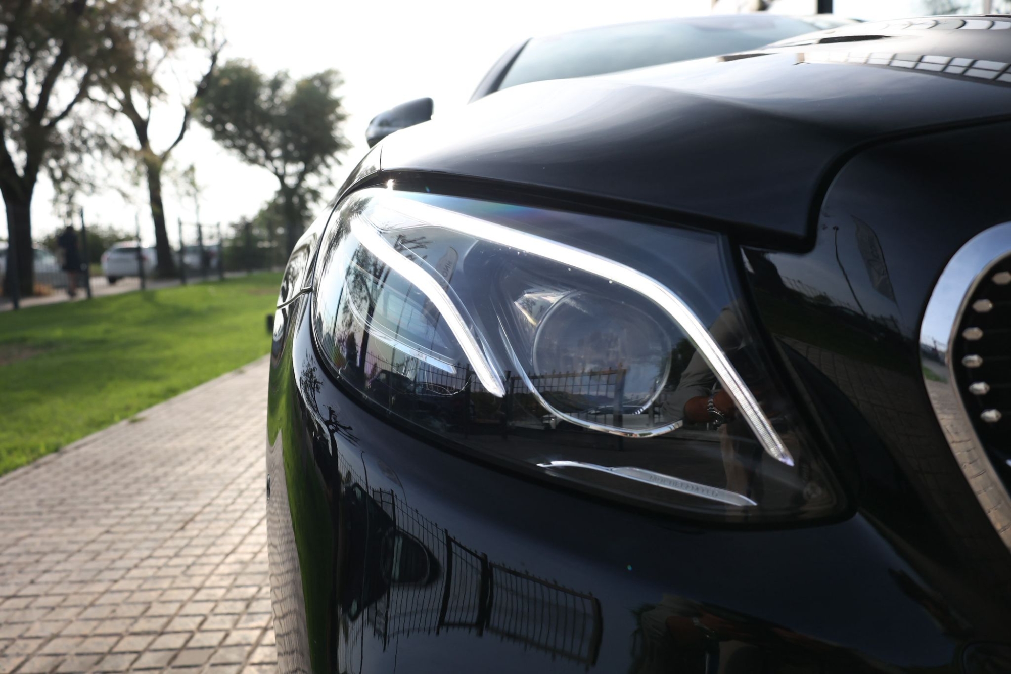 MERCEDES E200 COUPE