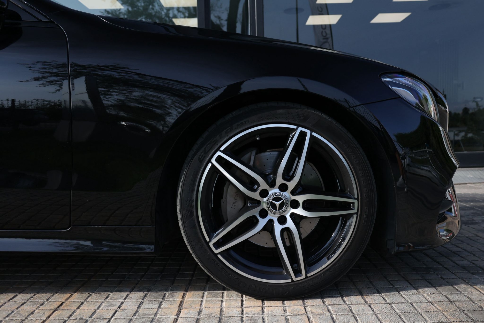 MERCEDES E200 COUPE