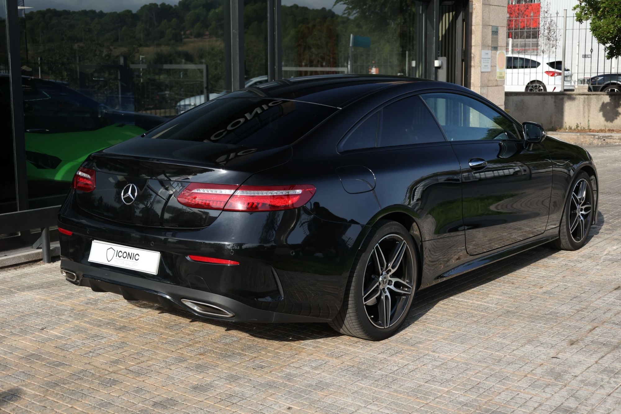 MERCEDES E200 COUPE