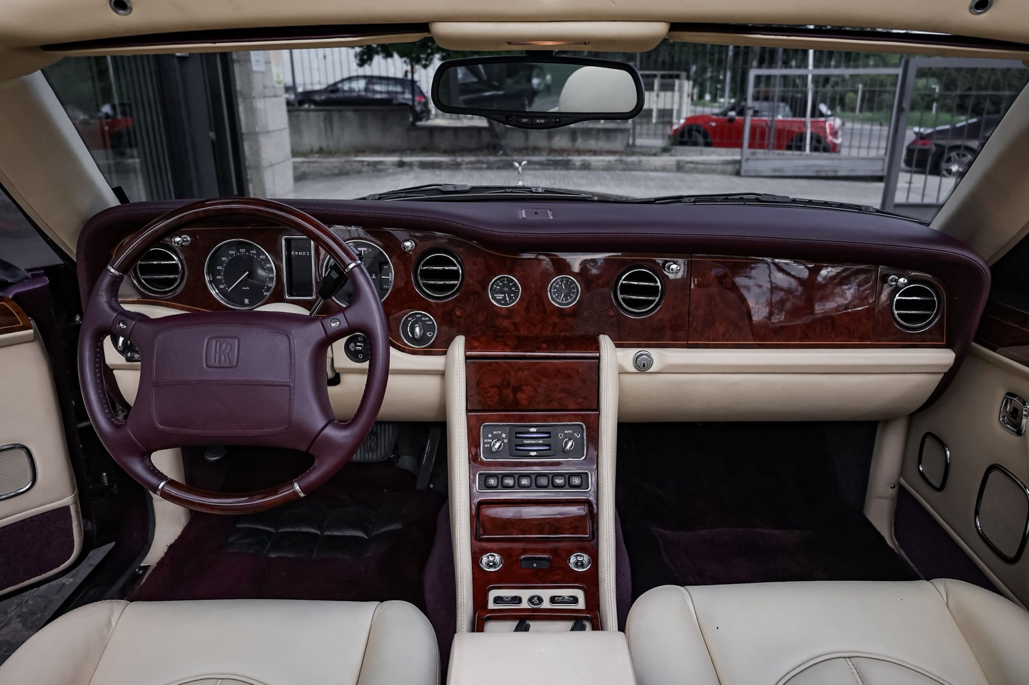 ROLLS-ROYCE CORNICHE