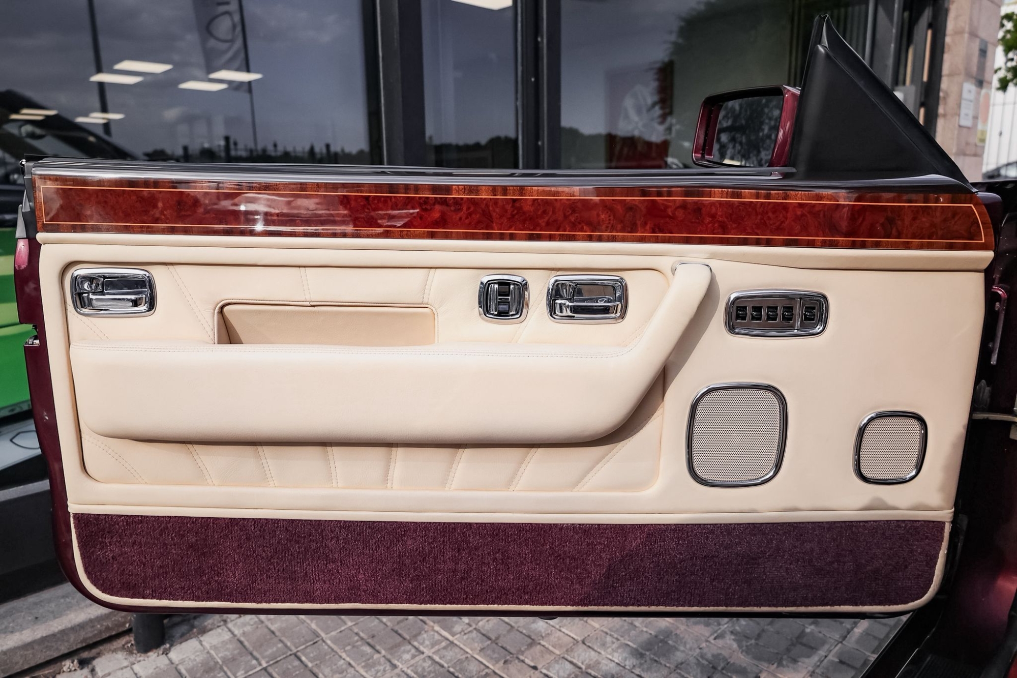ROLLS-ROYCE CORNICHE