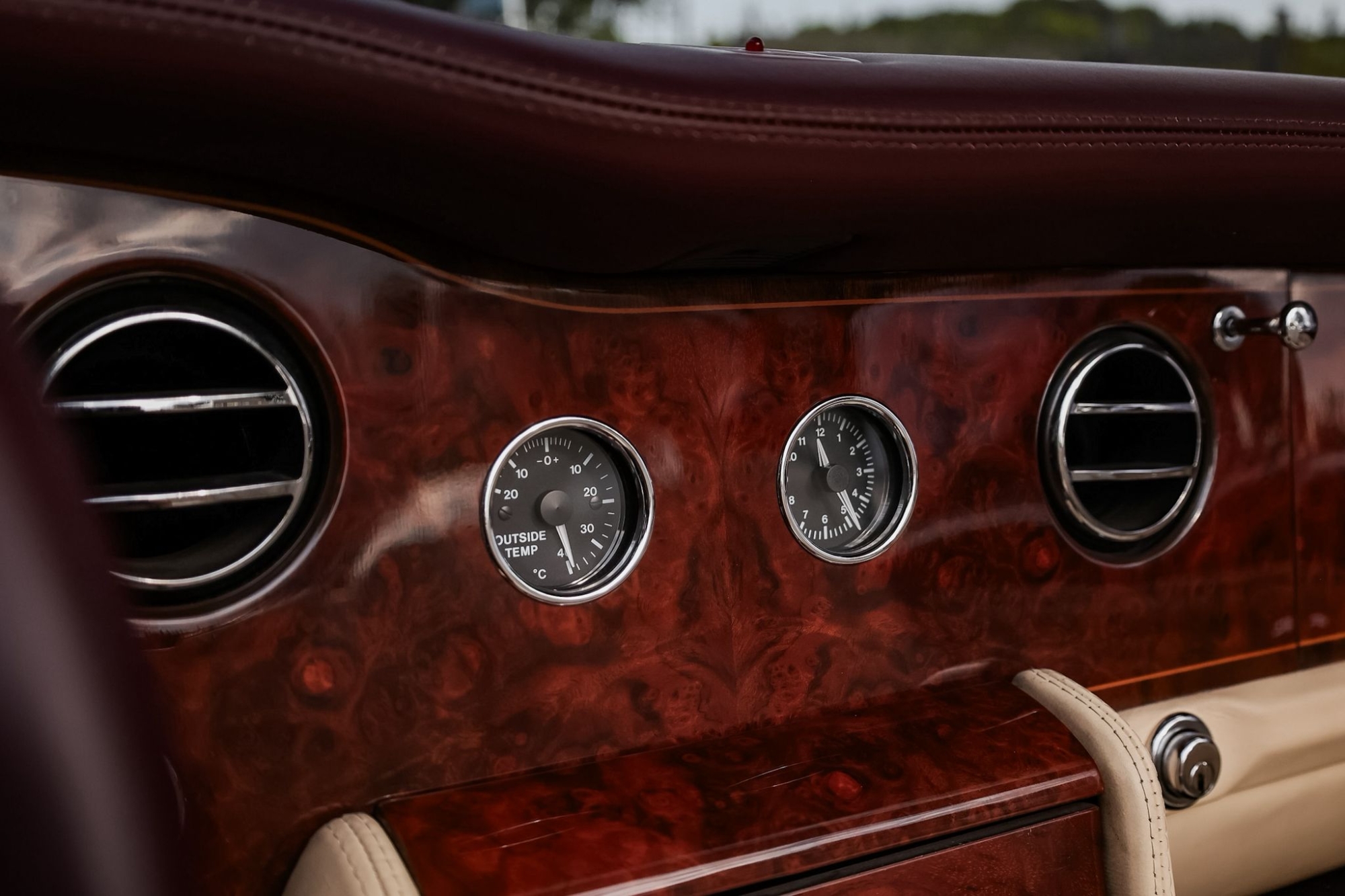 ROLLS-ROYCE CORNICHE