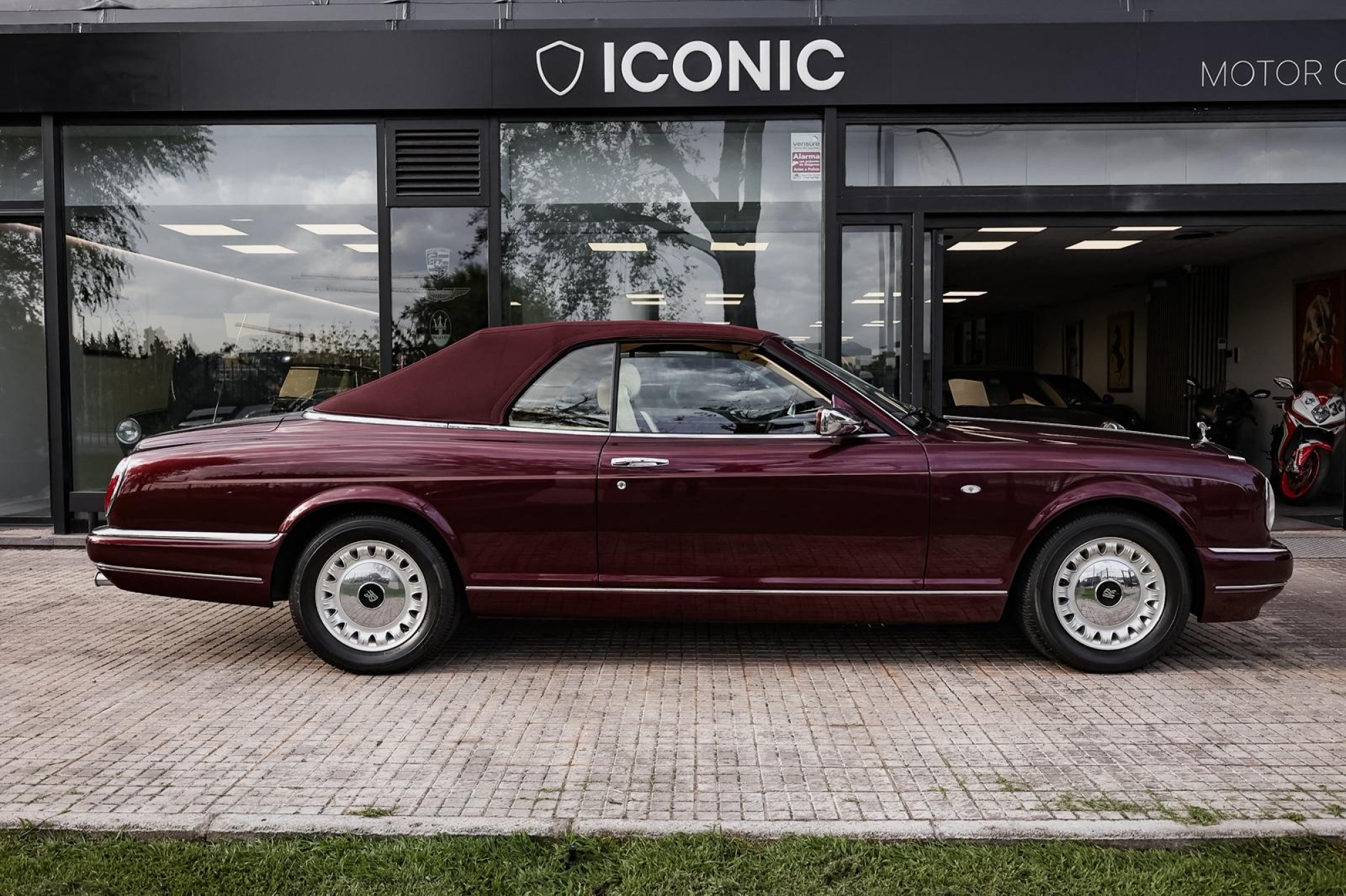 ROLLS-ROYCE CORNICHE
