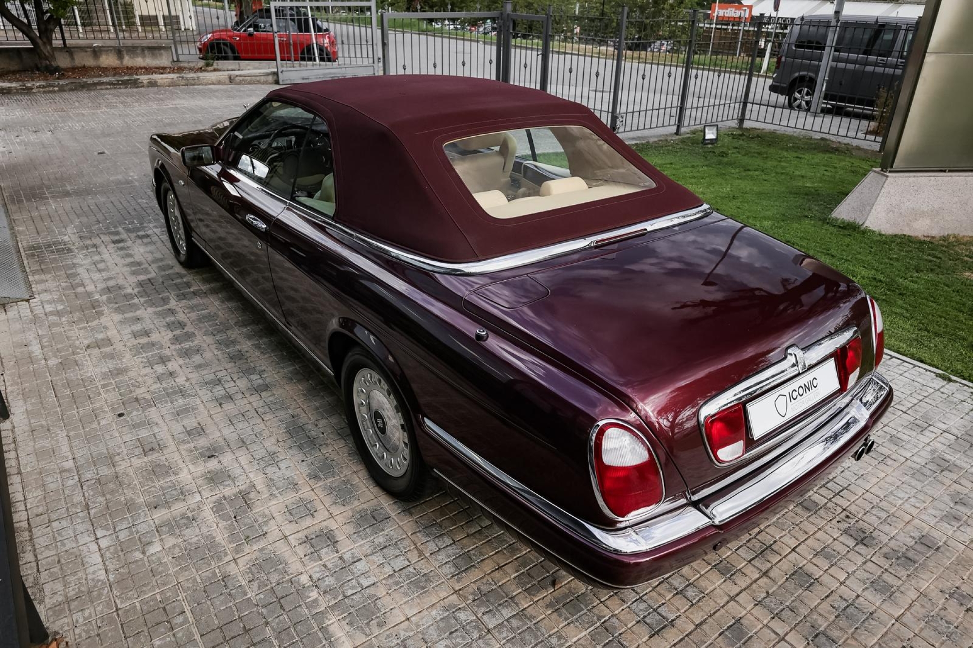 ROLLS-ROYCE CORNICHE