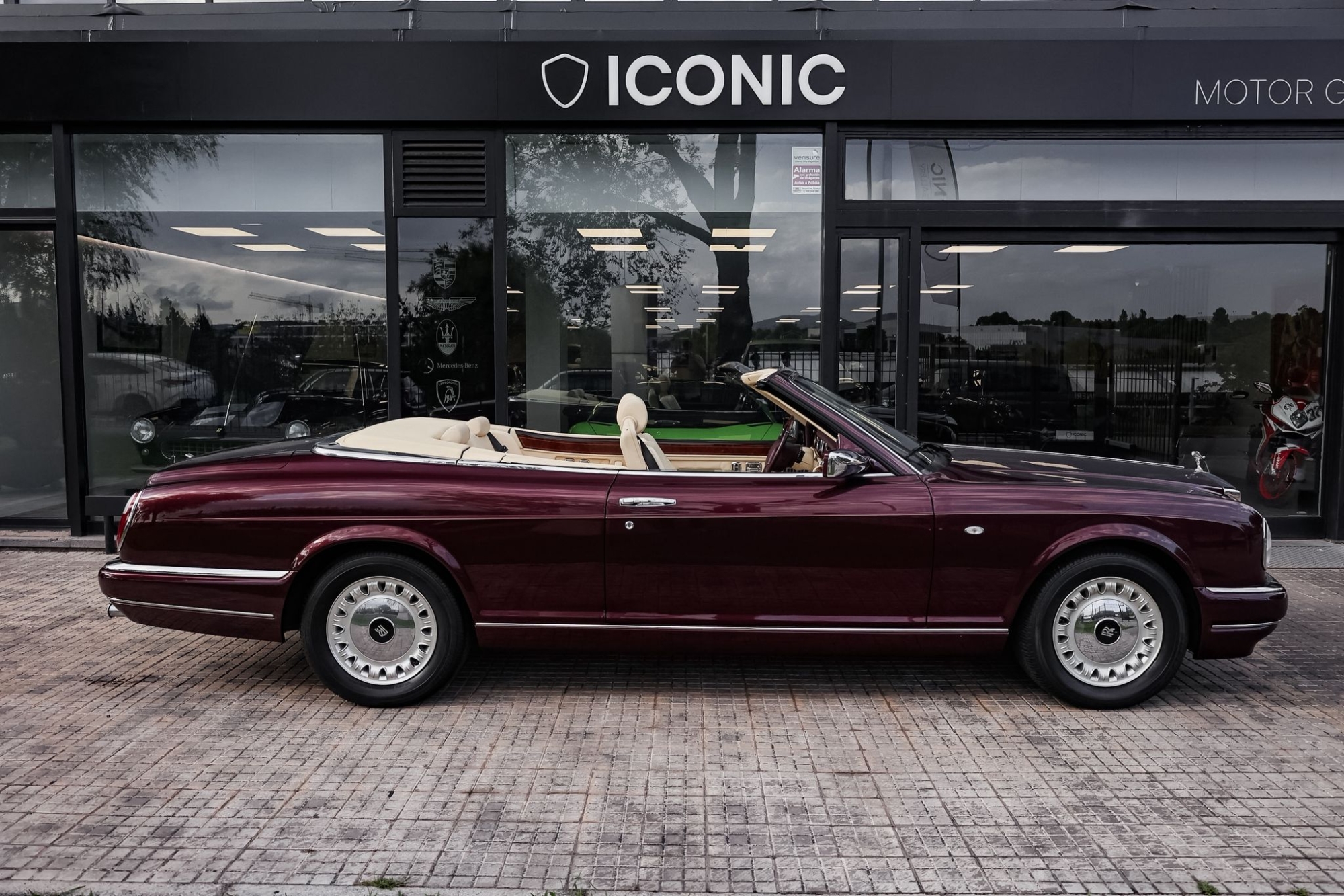 ROLLS-ROYCE CORNICHE