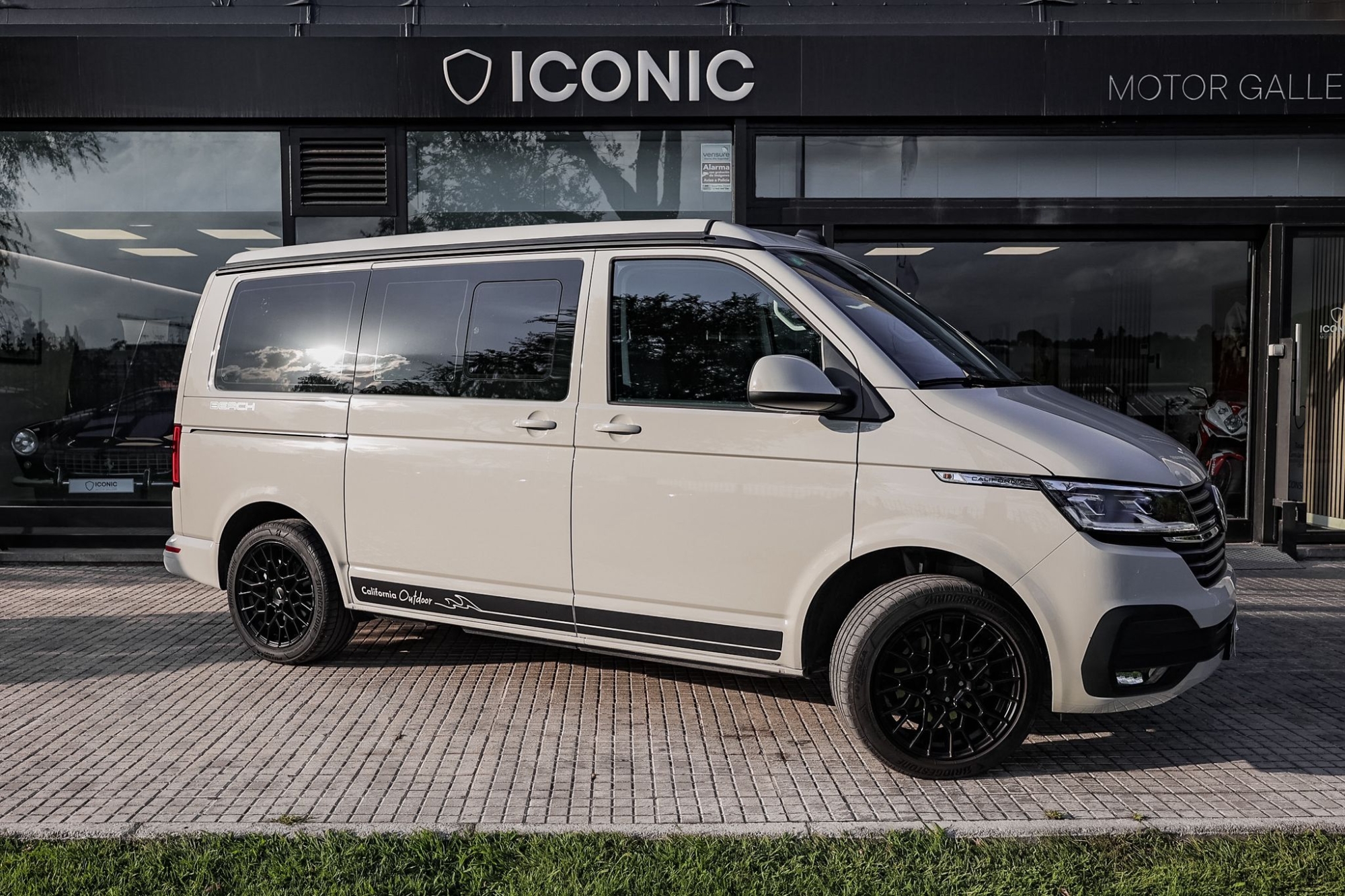 VOLKSWAGEN CALIFORNIA BEACH