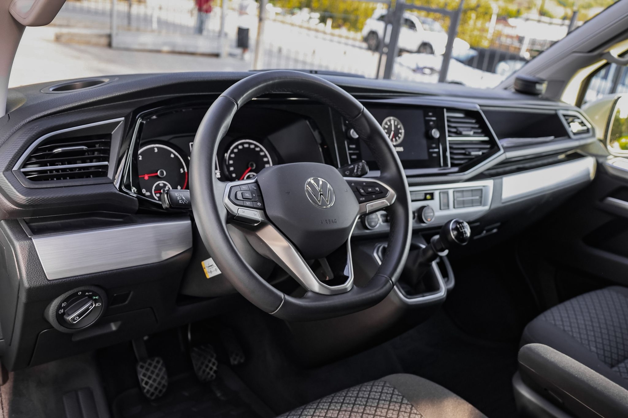 VOLKSWAGEN CALIFORNIA BEACH