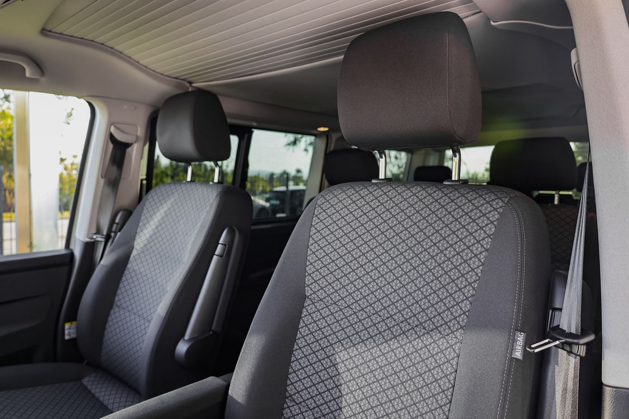 VOLKSWAGEN CALIFORNIA BEACH