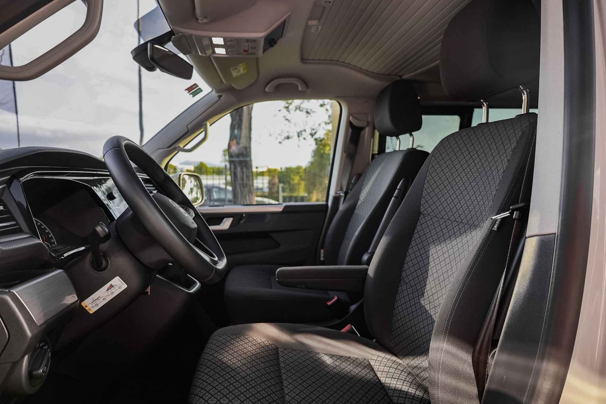 VOLKSWAGEN CALIFORNIA BEACH
