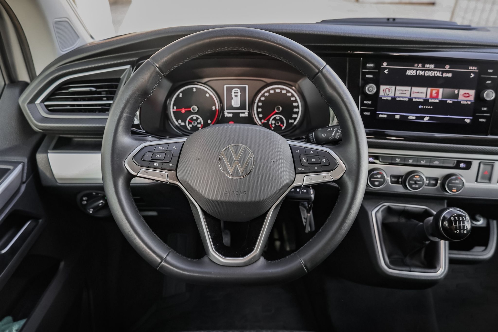 VOLKSWAGEN CALIFORNIA BEACH