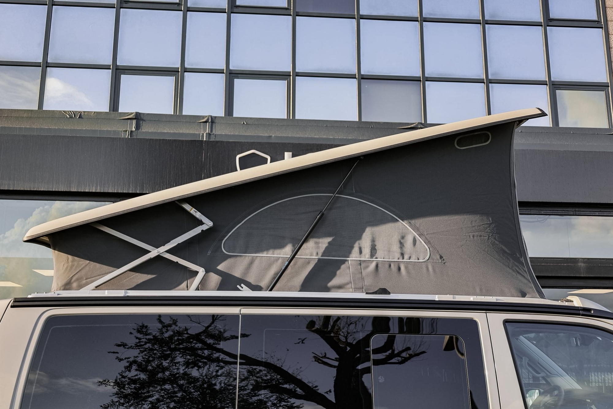 VOLKSWAGEN CALIFORNIA BEACH