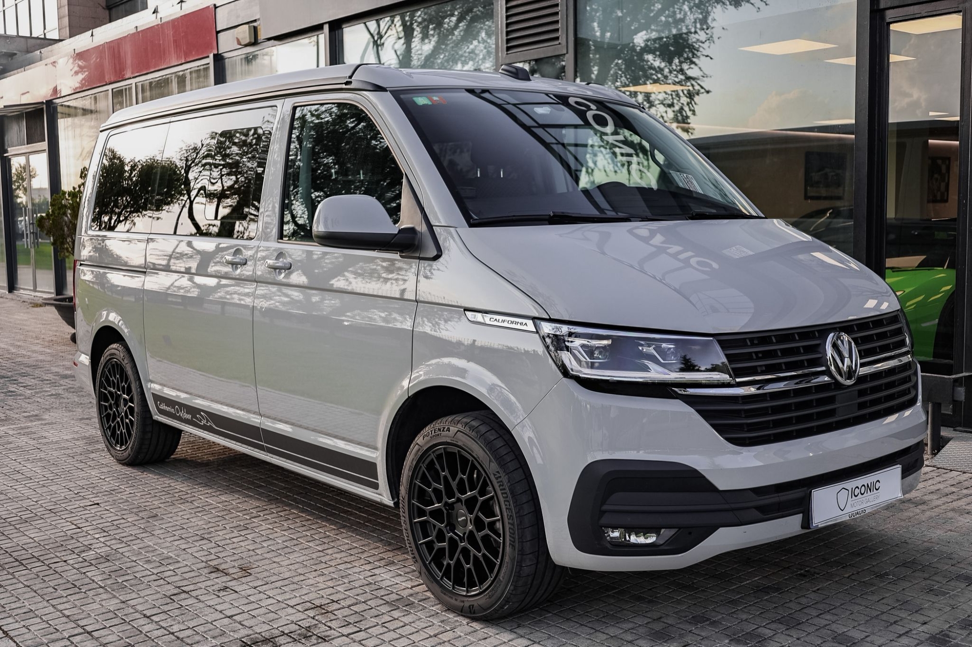 VOLKSWAGEN CALIFORNIA BEACH