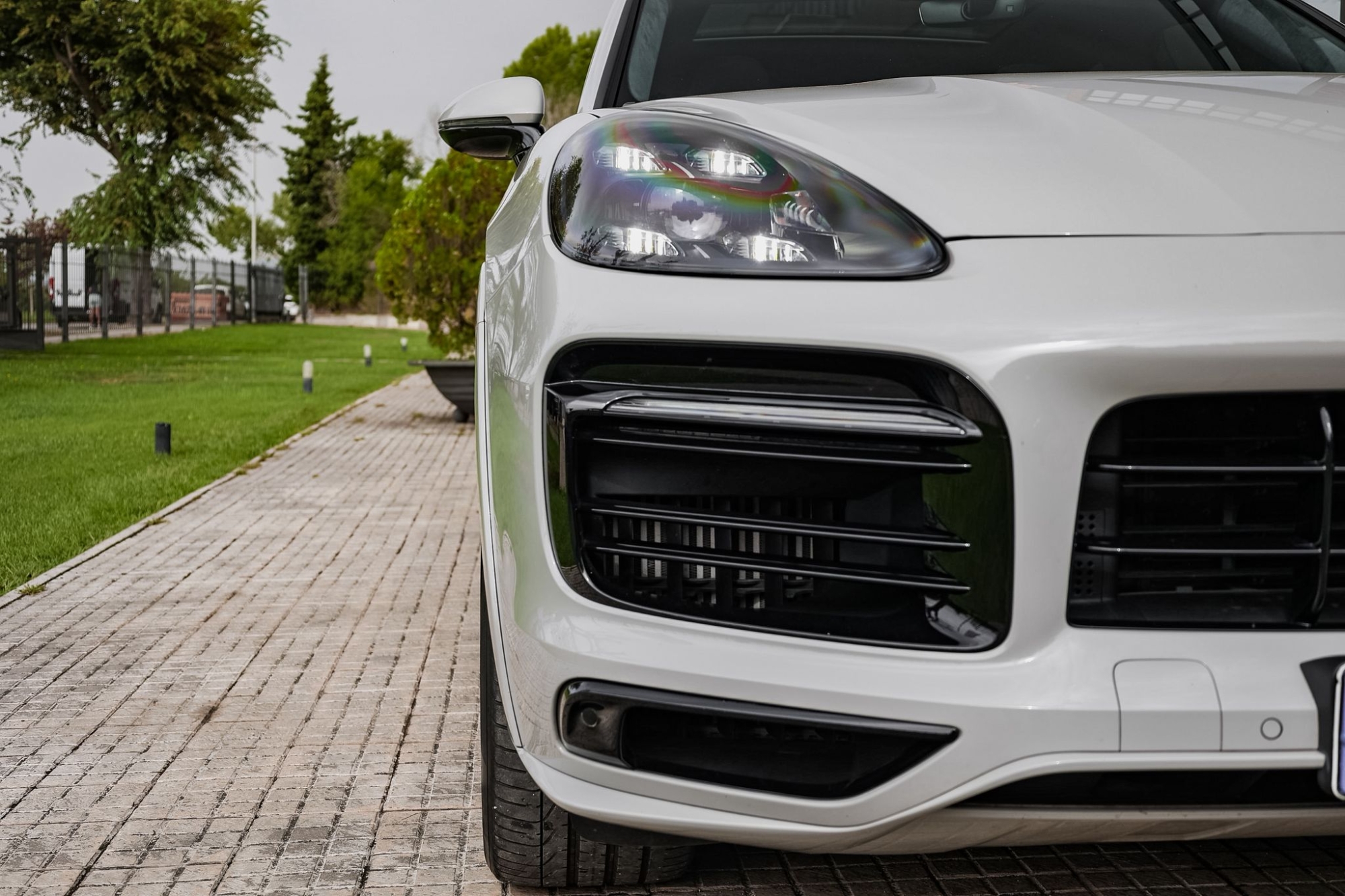 PORSCHE CAYENNE COUPE GTS