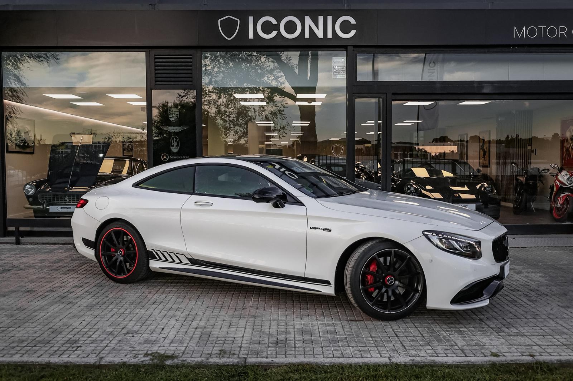 MERCEDES-BENZ AMG S63 4MATIC