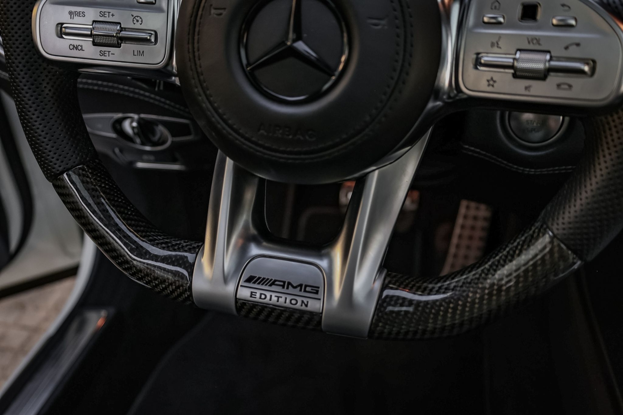 MERCEDES-BENZ AMG S63 4MATIC