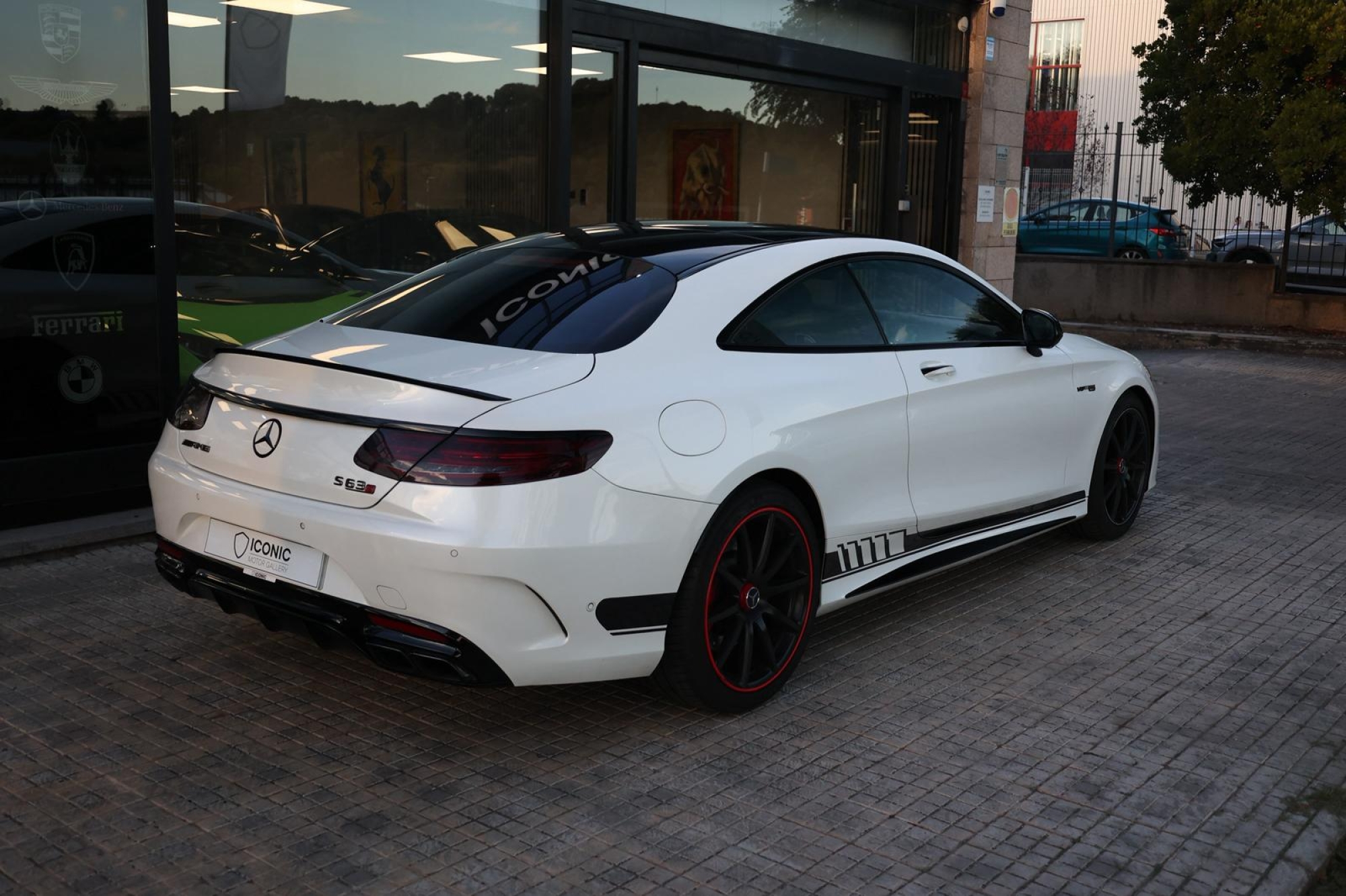 MERCEDES-BENZ AMG S63 4MATIC