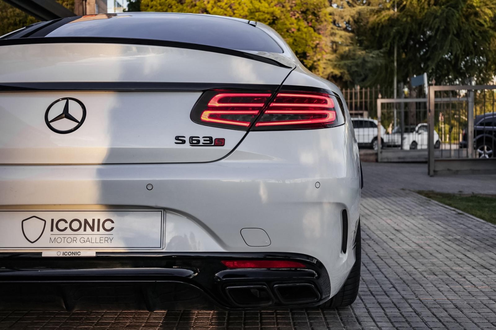 MERCEDES-BENZ AMG S63 4MATIC