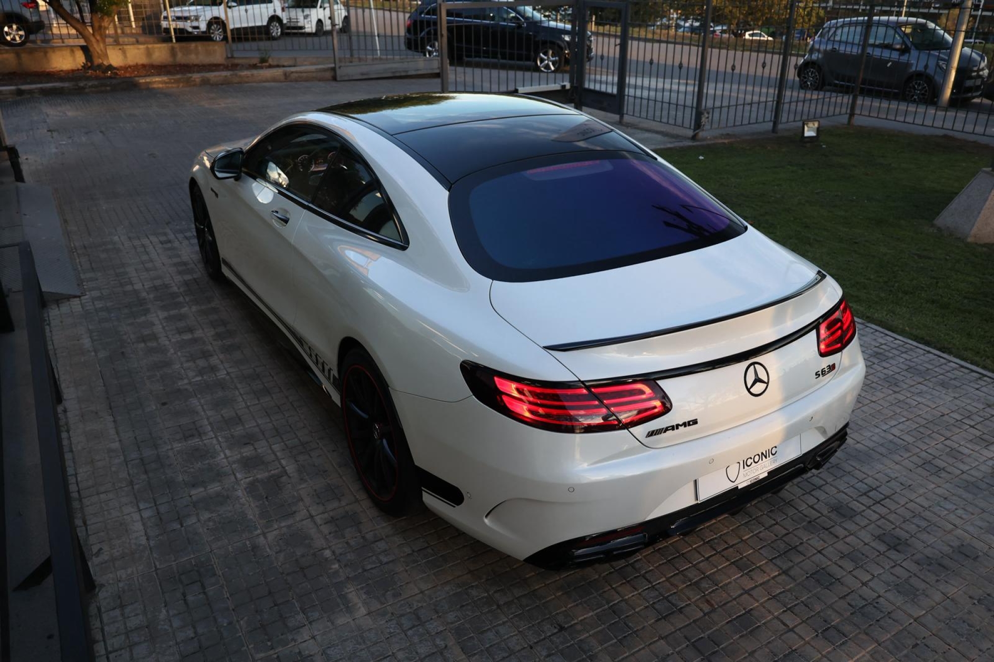 MERCEDES-BENZ AMG S63 4MATIC