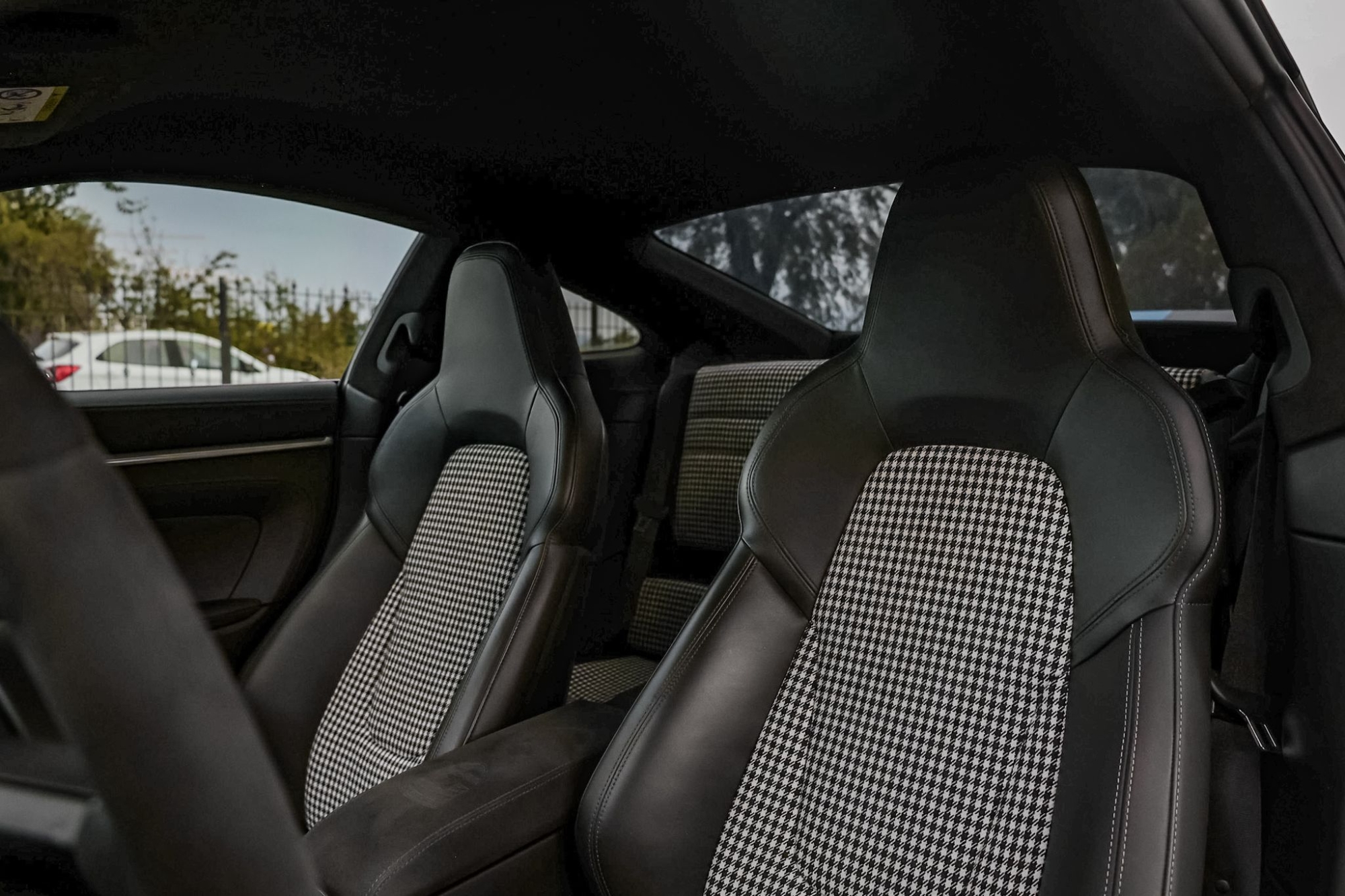 PORSCHE 992 TURBO