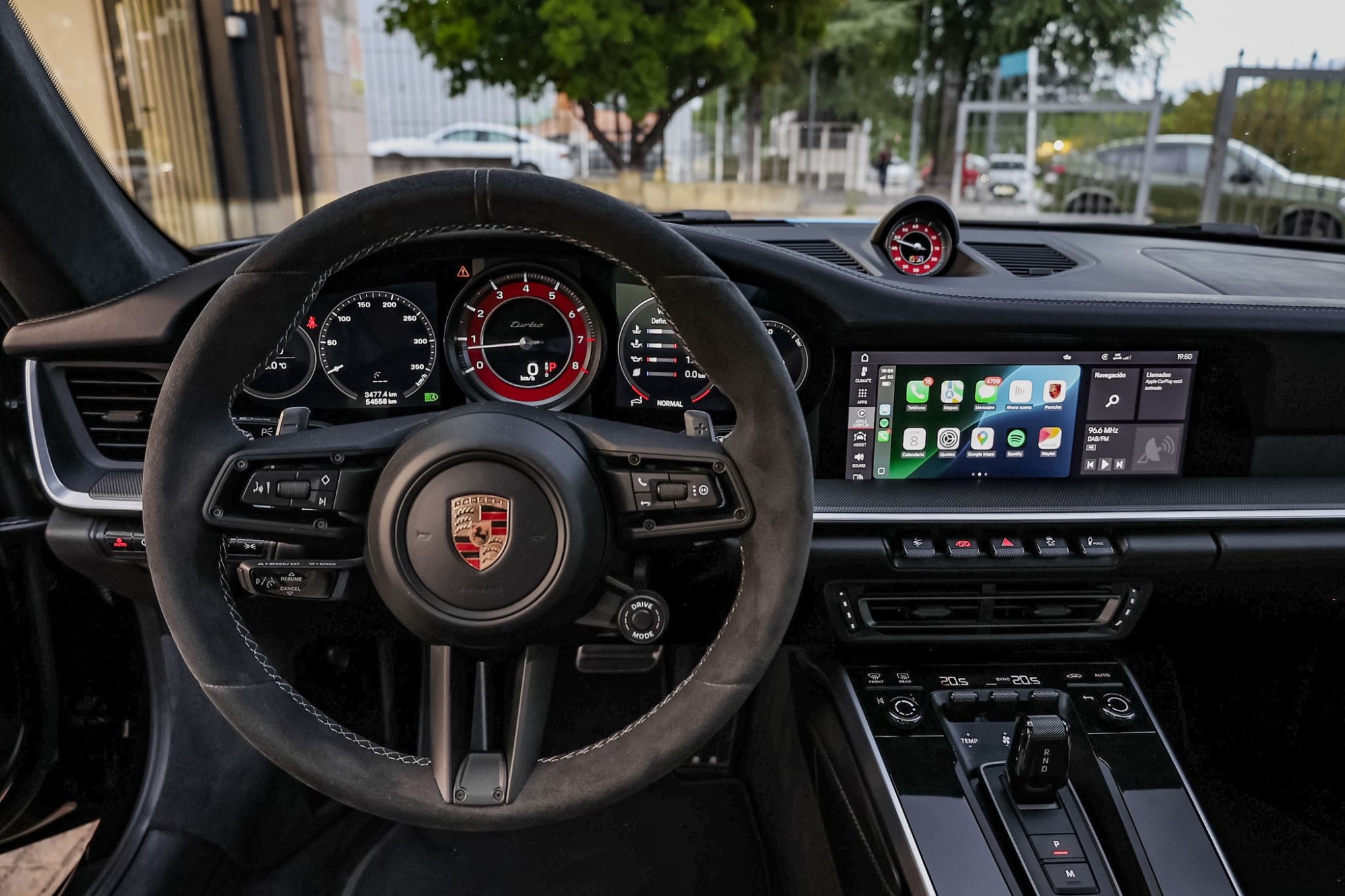 PORSCHE 992 TURBO