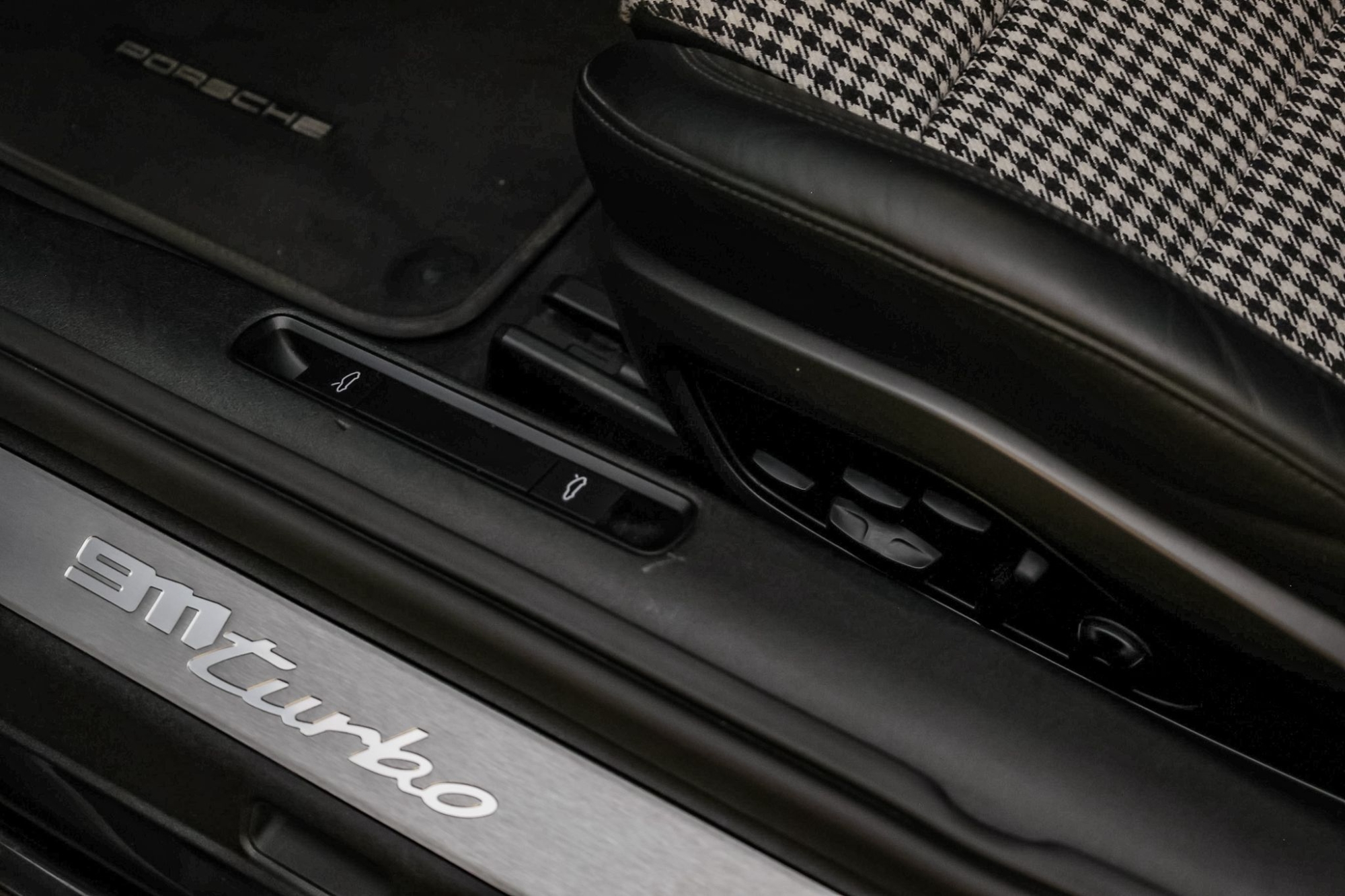PORSCHE 992 TURBO
