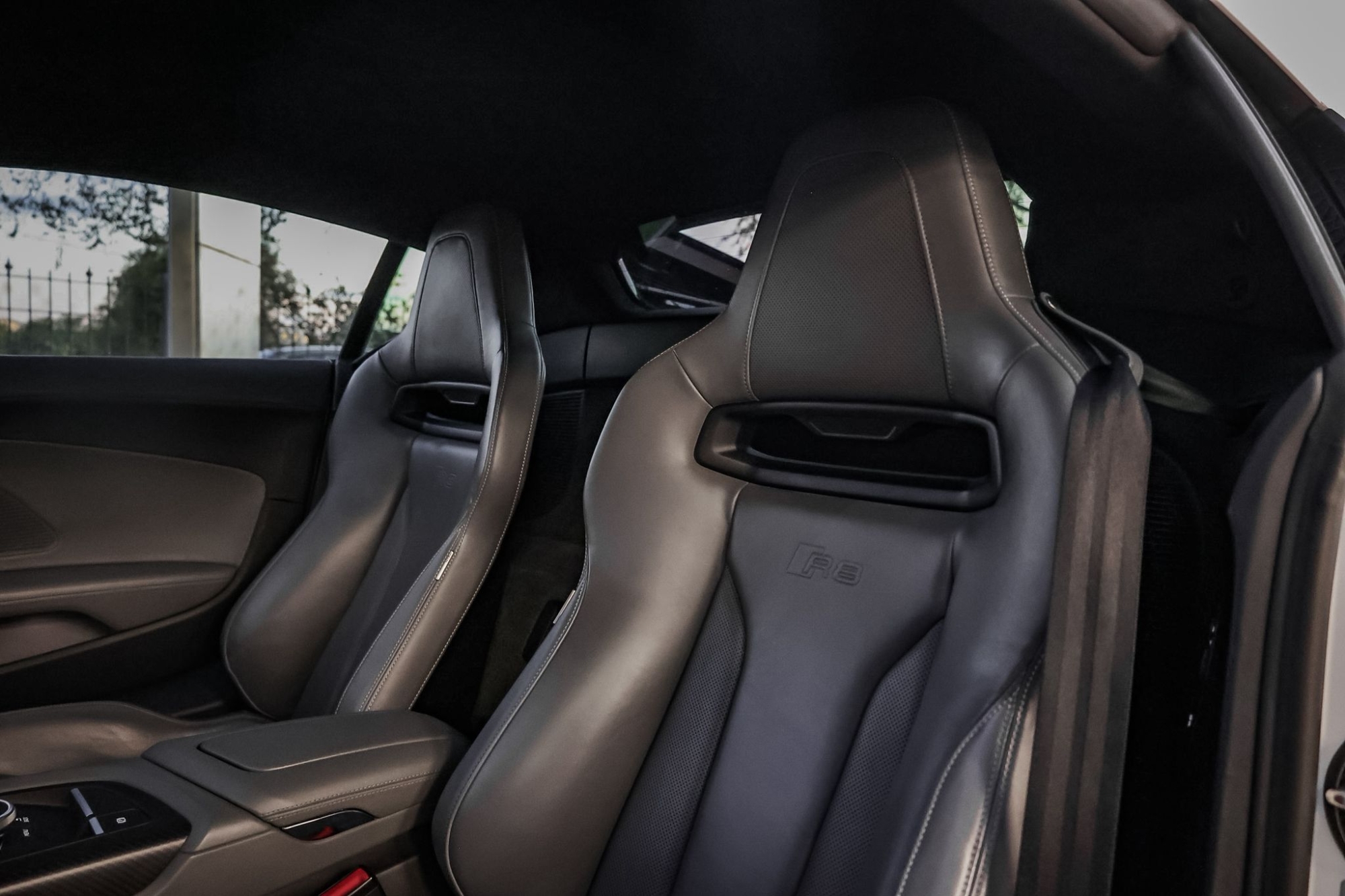 AUDI R8 V10