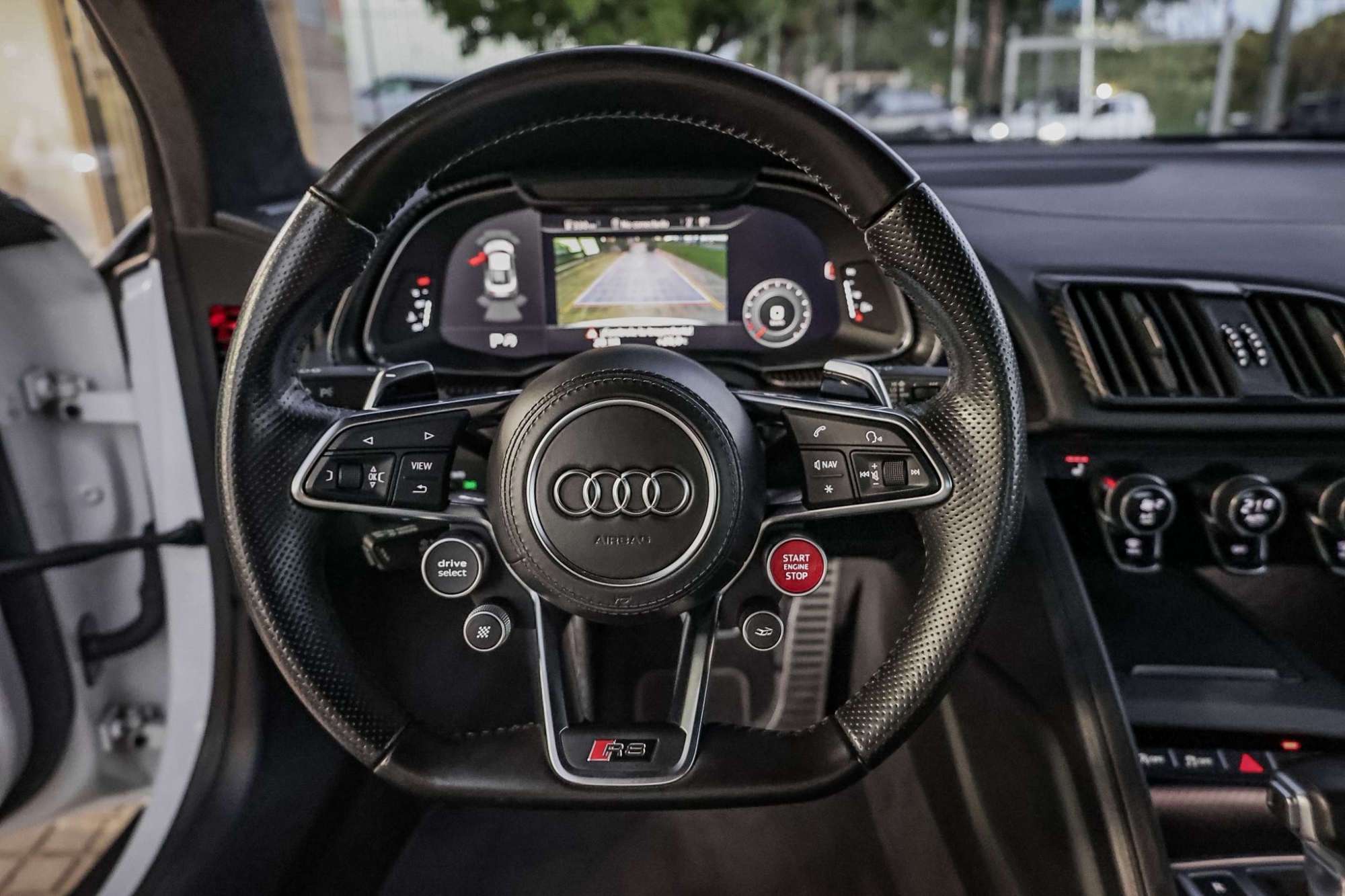 AUDI R8 V10