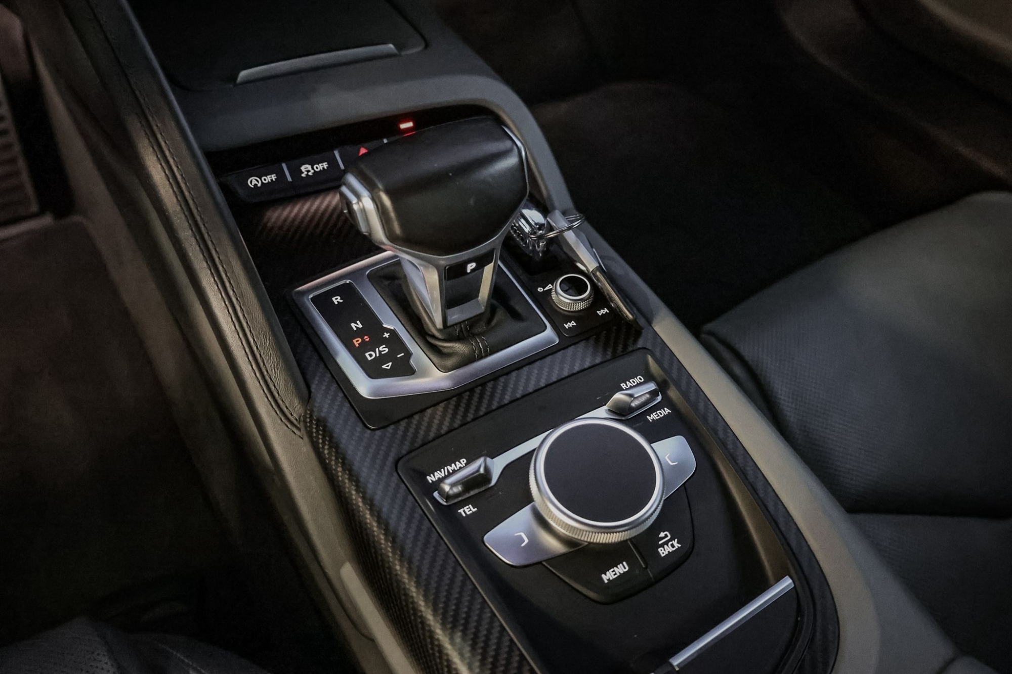 AUDI R8 V10