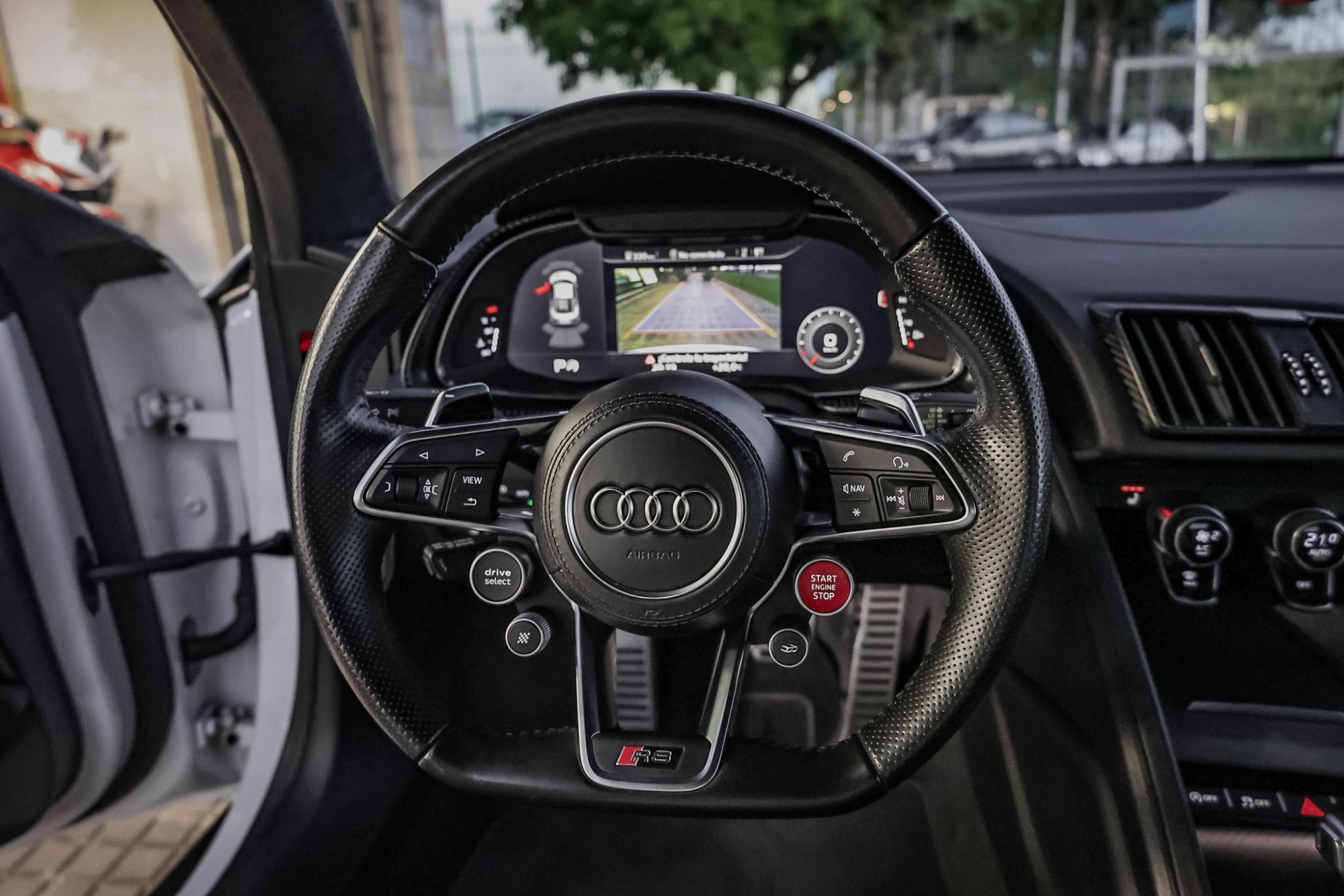 AUDI R8 V10