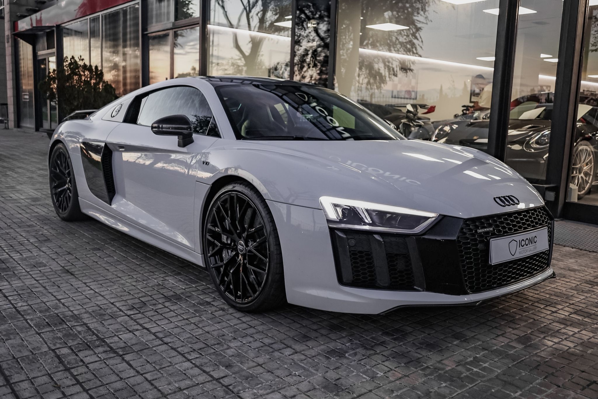AUDI R8 V10