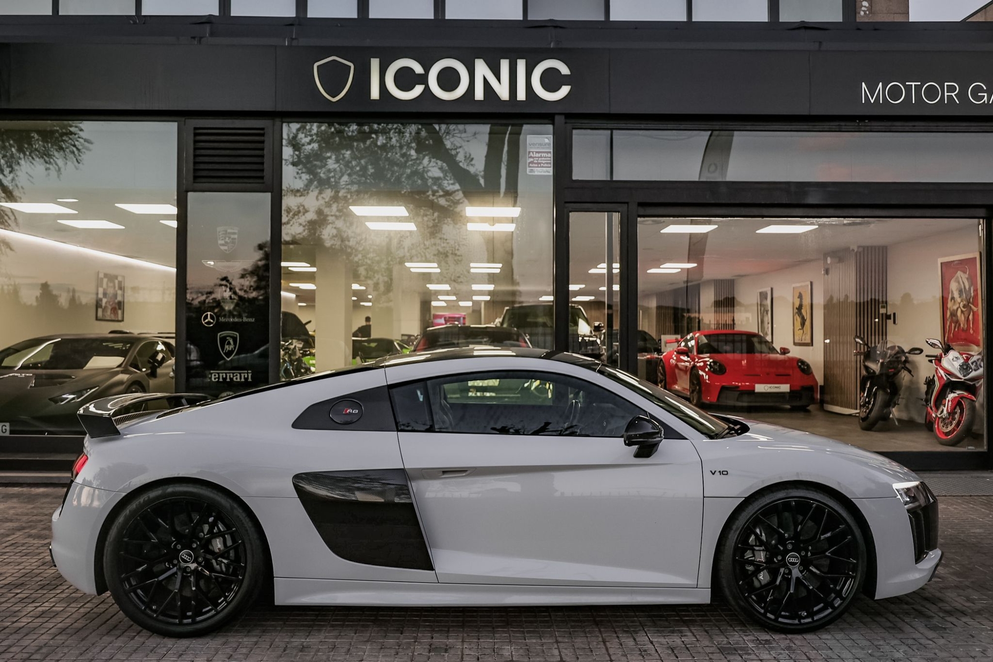 AUDI R8 V10