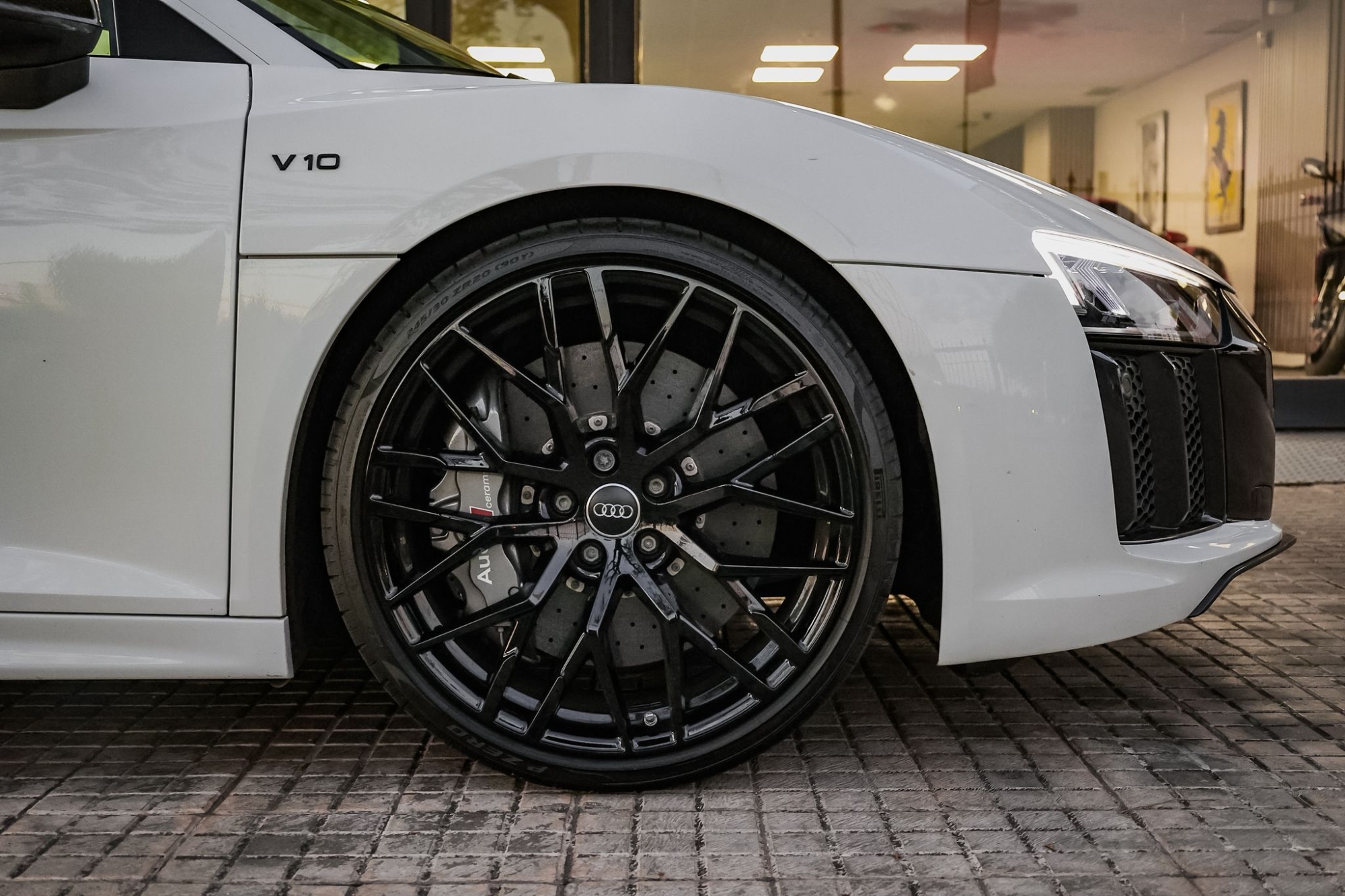 AUDI R8 V10