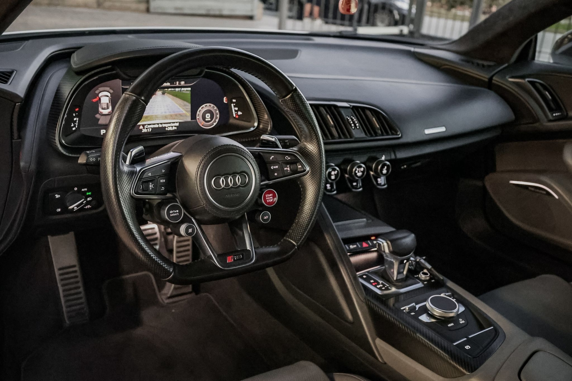 AUDI R8 V10