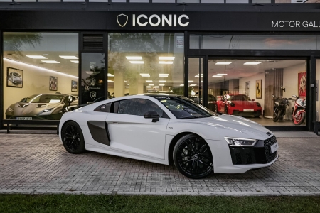 AUDI R8 V10 PLUS