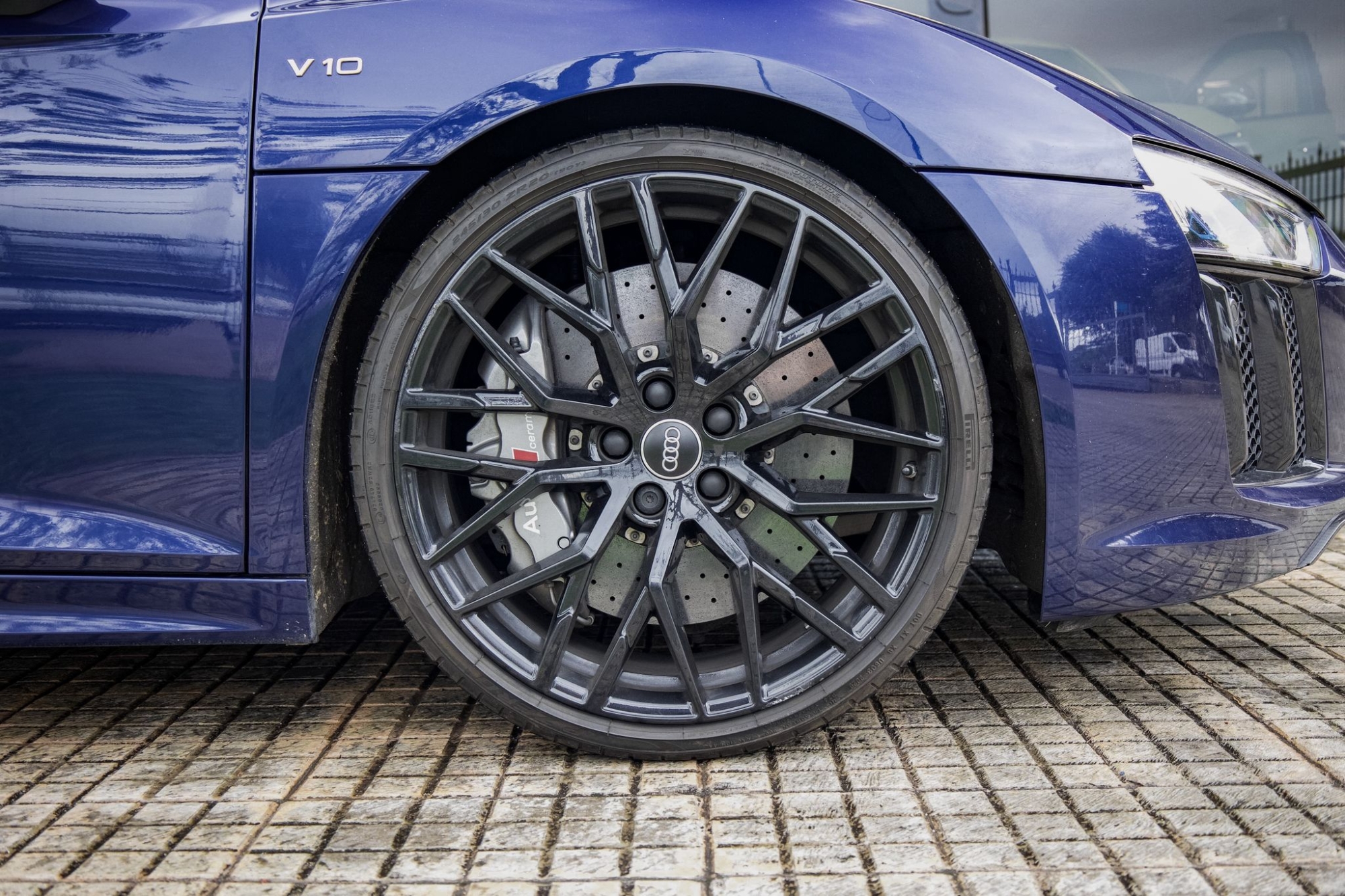 AUDI R8 V10 PLUS