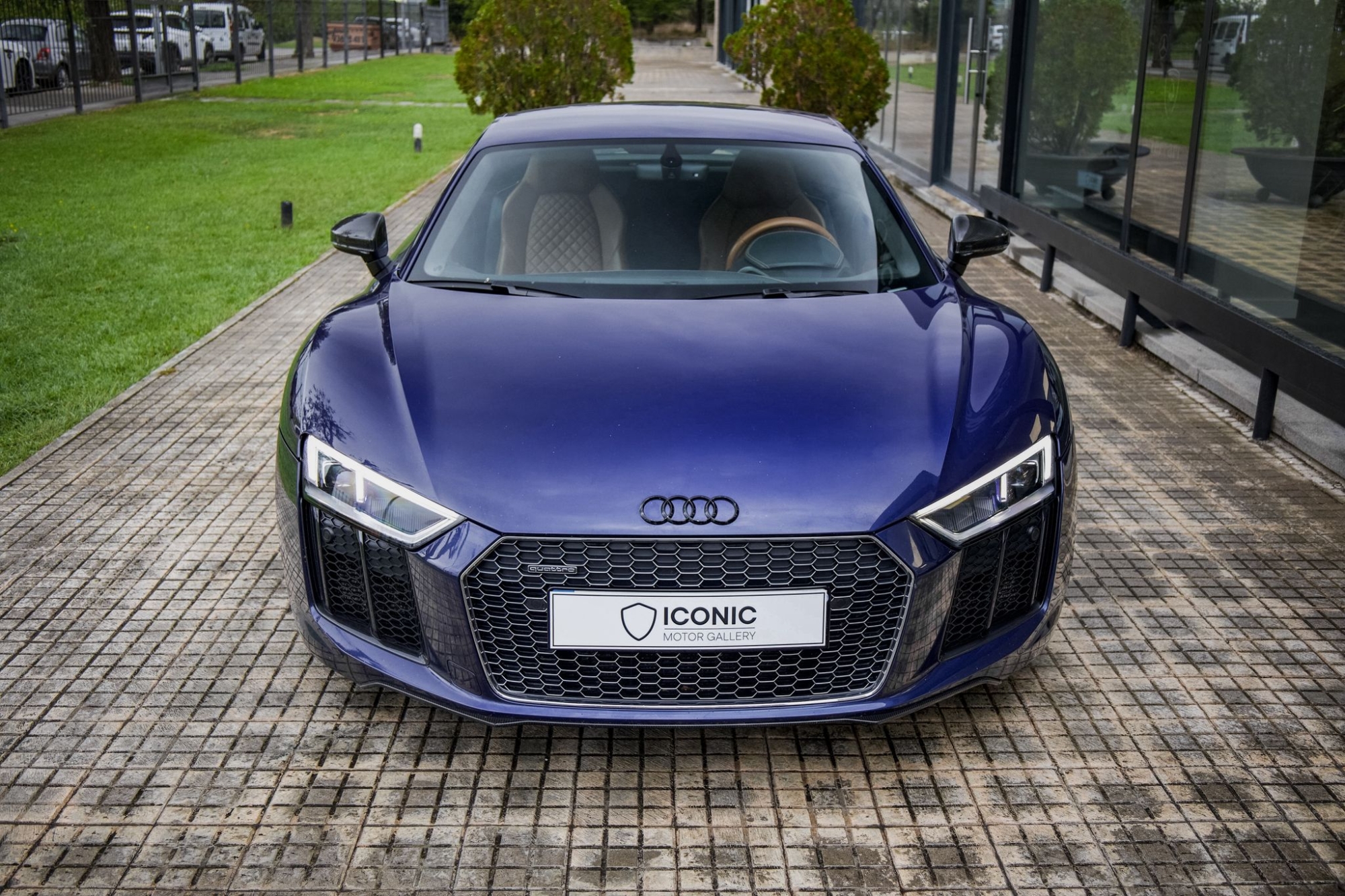AUDI R8 V10 PLUS