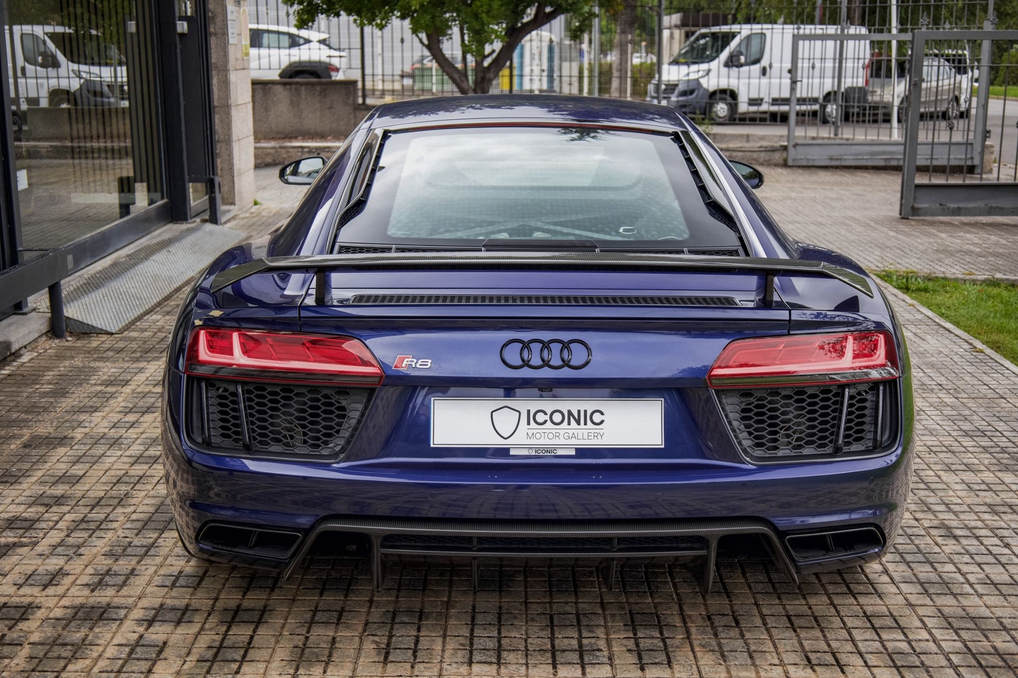AUDI R8 V10 PLUS