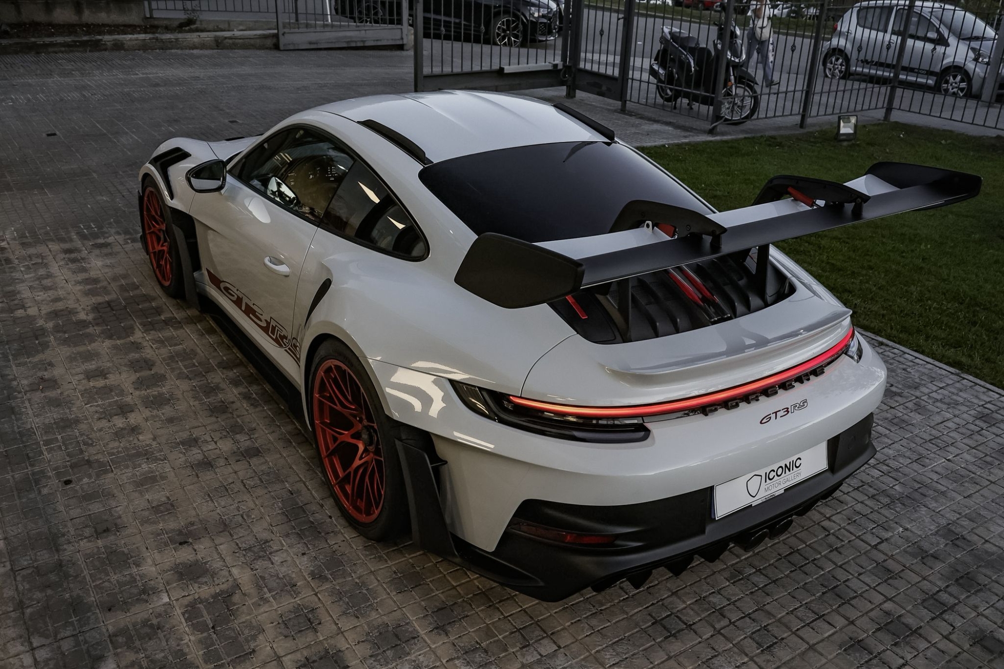 PORSCHE 911 992 GT3 RS
