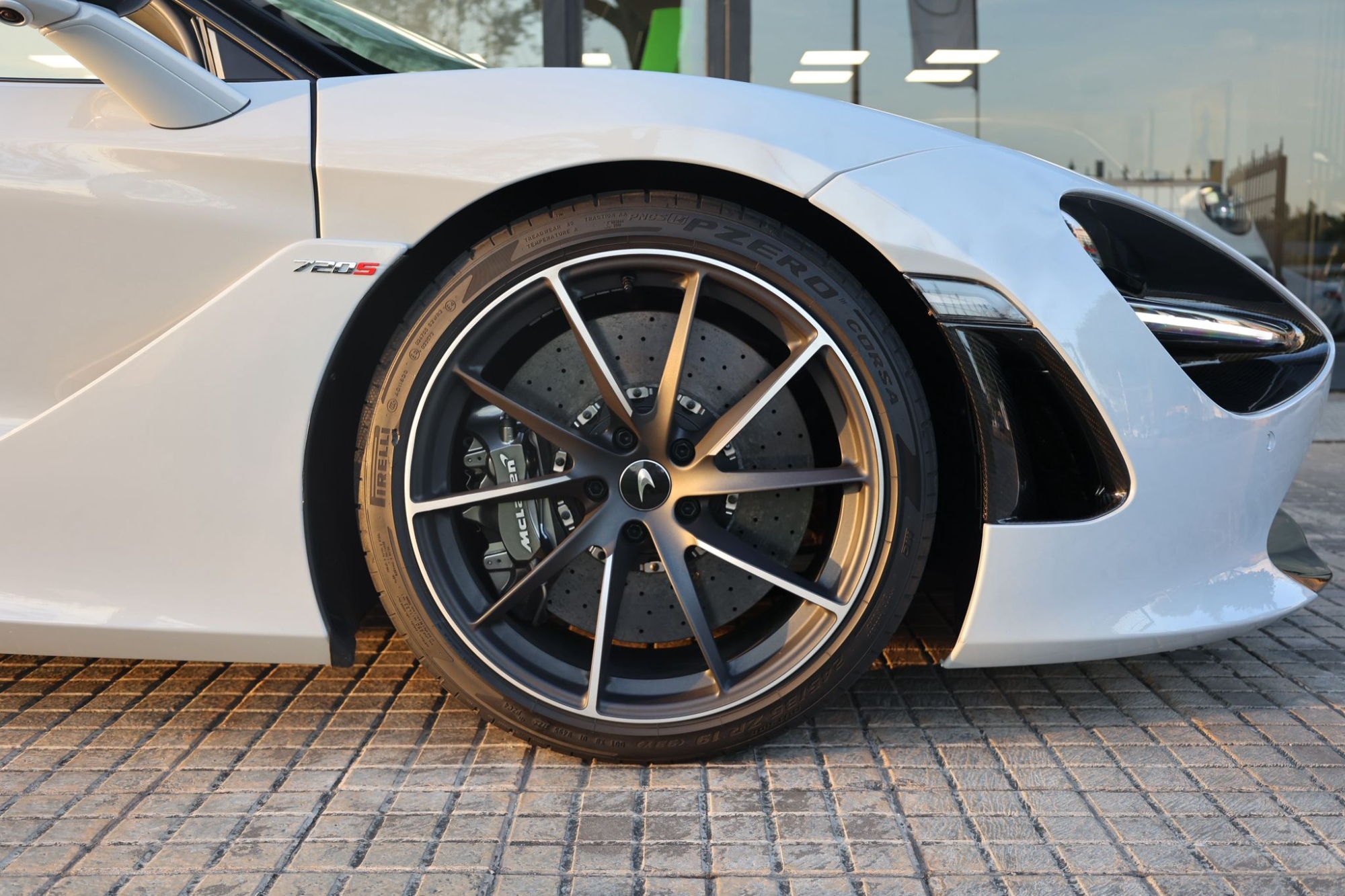 MCLAREN 720S SPIDER