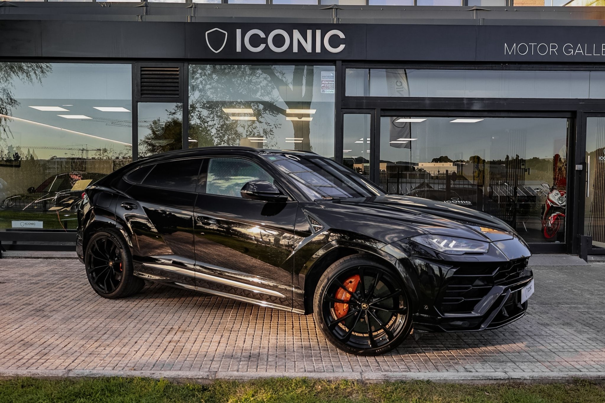 LAMBORGHINI URUS