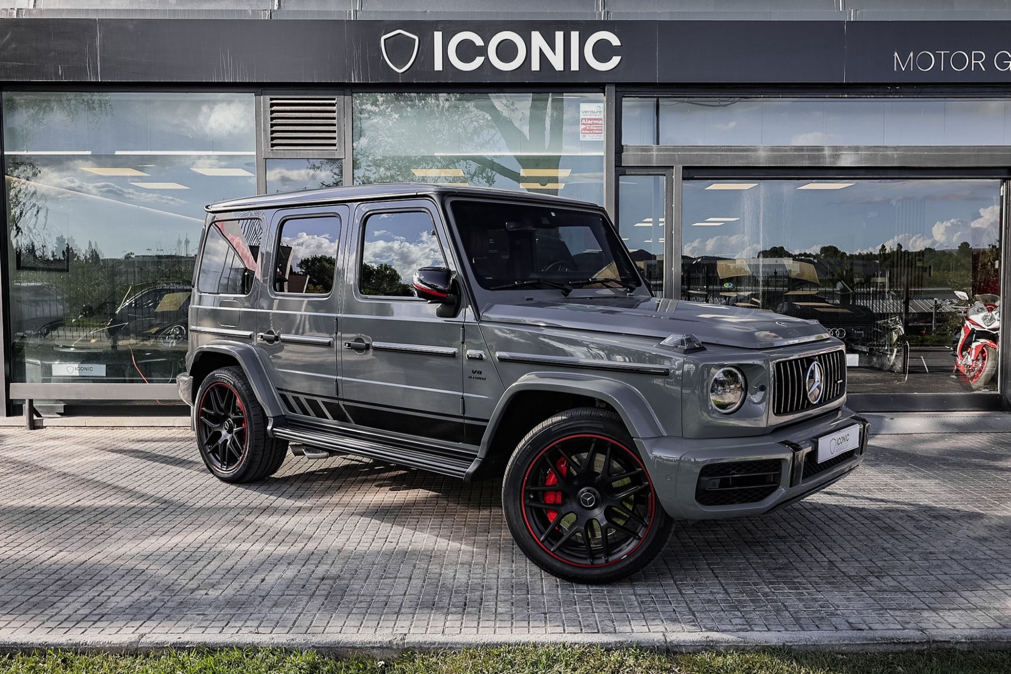 MERCEDES-BENZ AMG G63