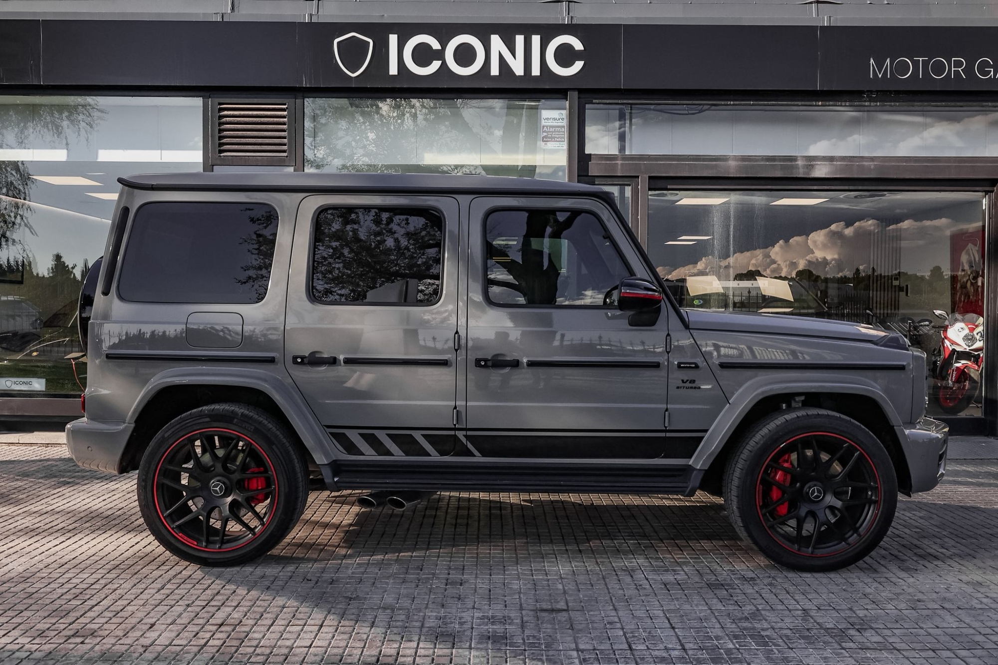 MERCEDES-BENZ AMG G63