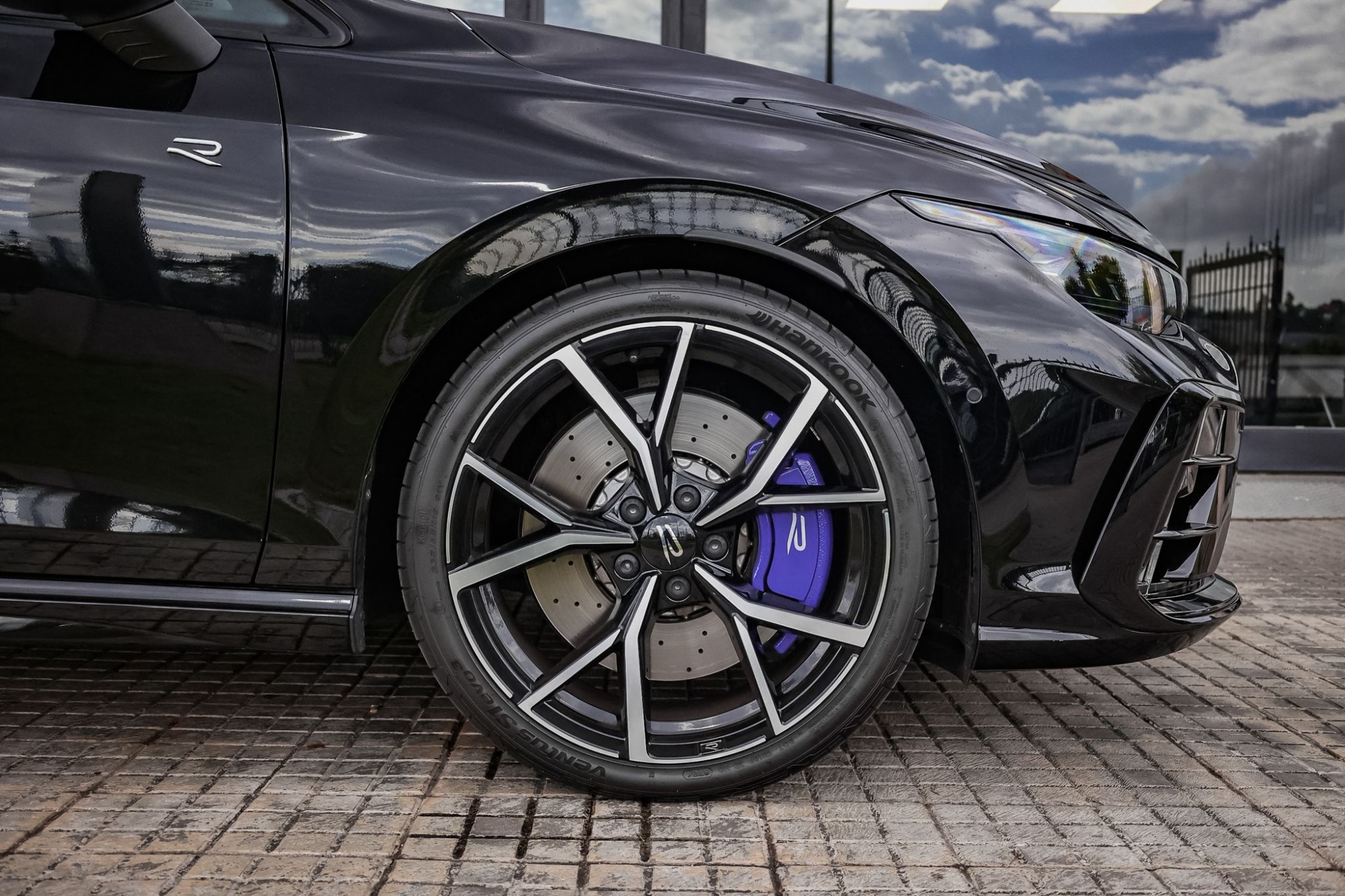 VOLKSWAGEN GOLF 8.5 R