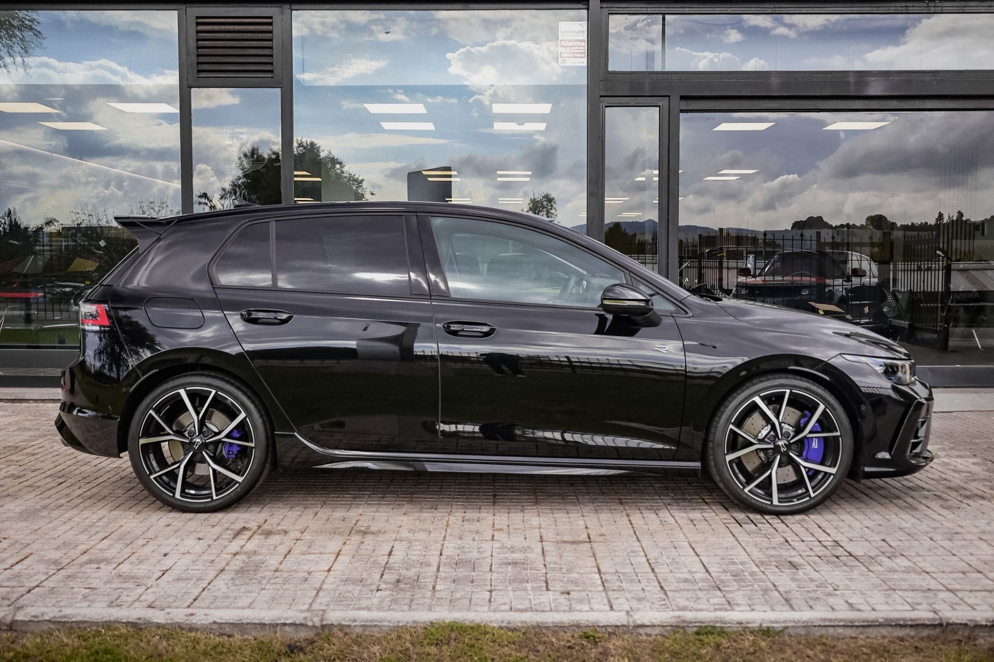 VOLKSWAGEN GOLF 8.5 R
