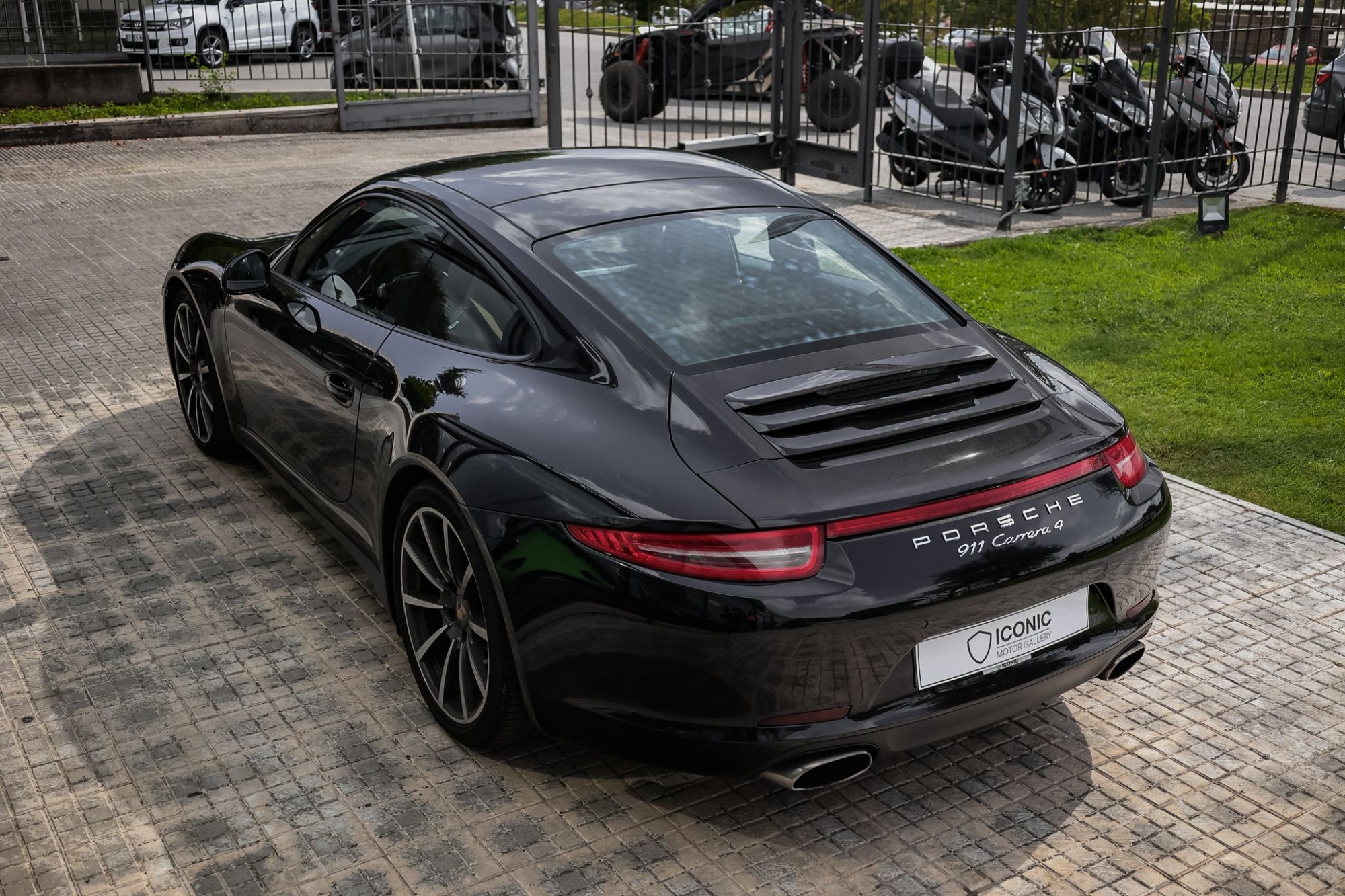 PORSCHE 911 991.1 CARRERA 4